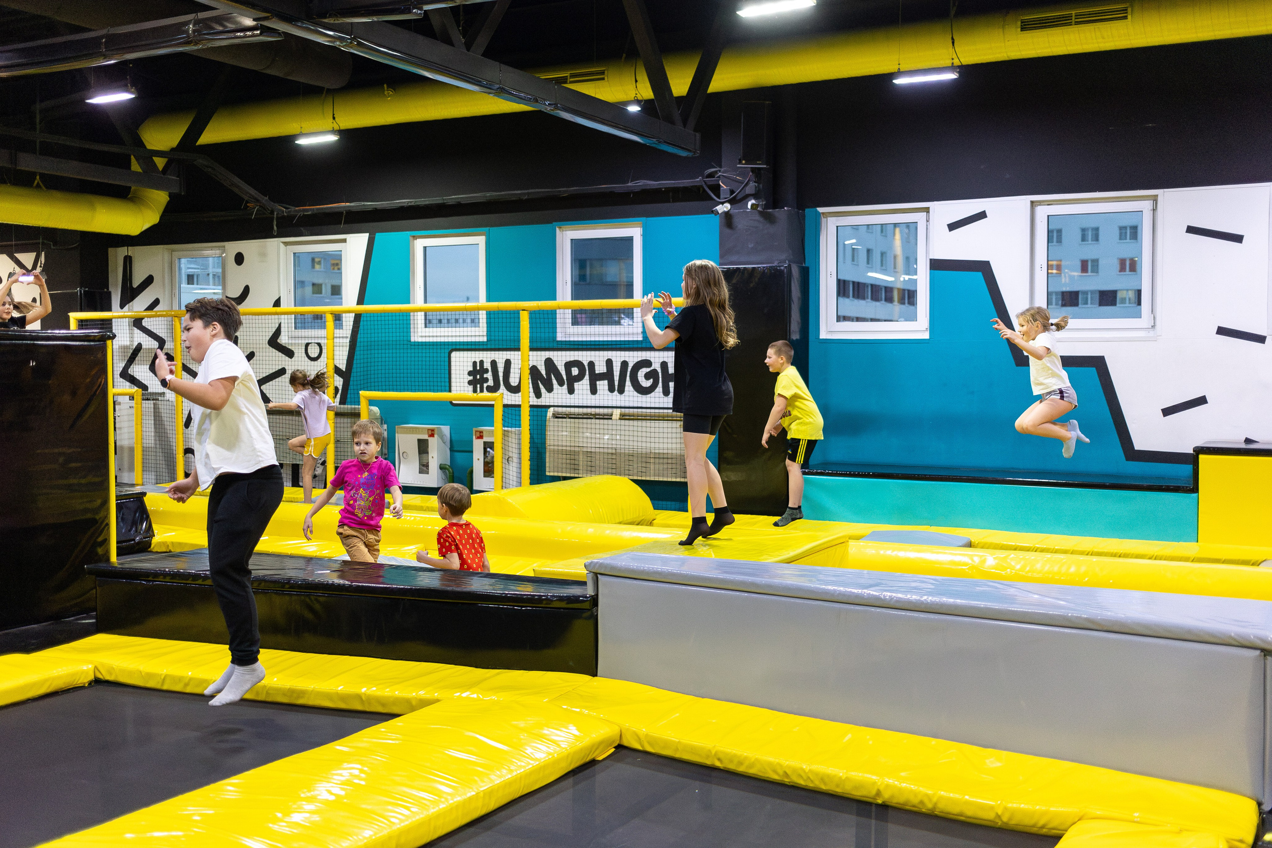 ДР Влада (батутная арена). Профессиональный интерьерный и репортажный фотограф Минск и РБ. Максим Орлов