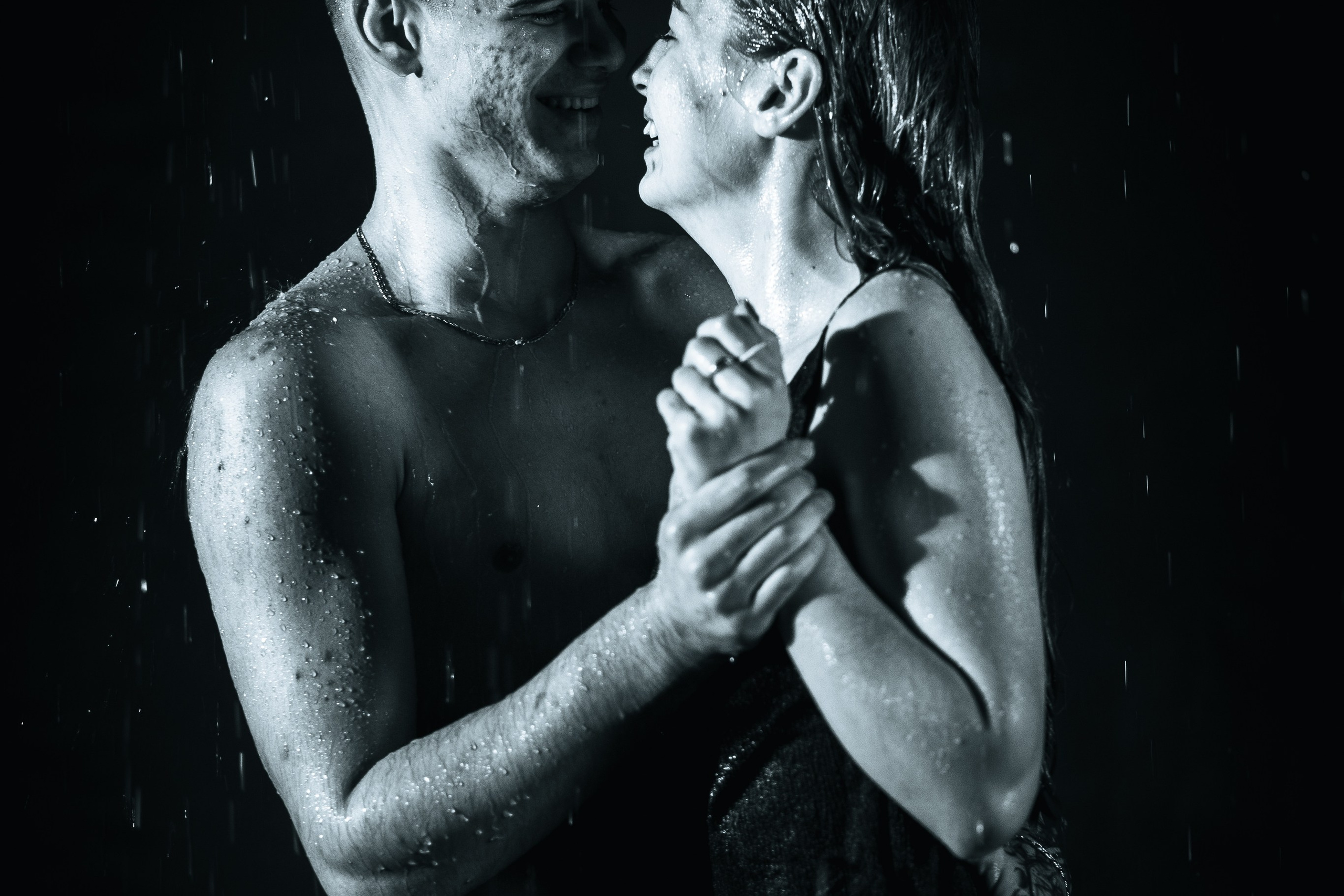 Лав стори в душе двух влюбленных. Профессиональный интерьерный и репортажный фотограф Минск и РБ. Максим Орлов