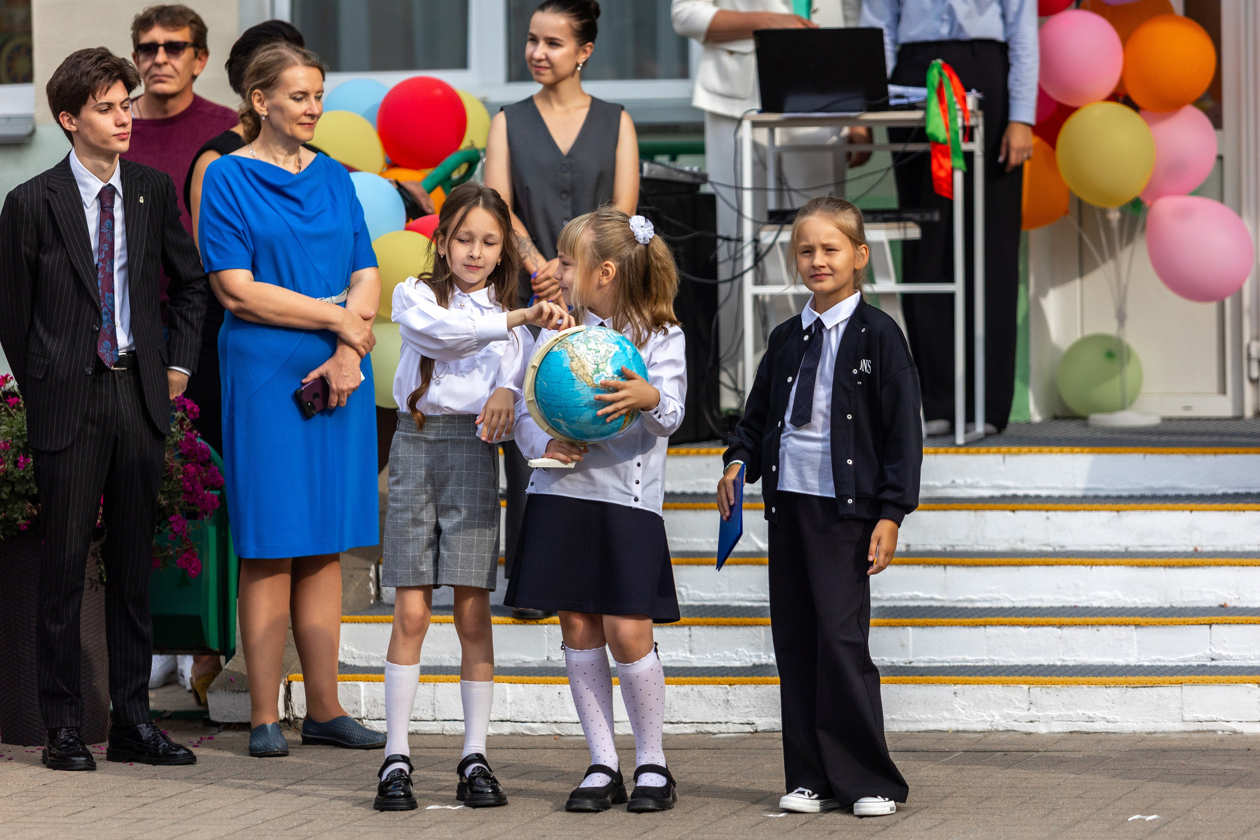 Линейка 1-го сентября. Профессиональный интерьерный и репортажный фотограф Минск и РБ. Максим Орлов