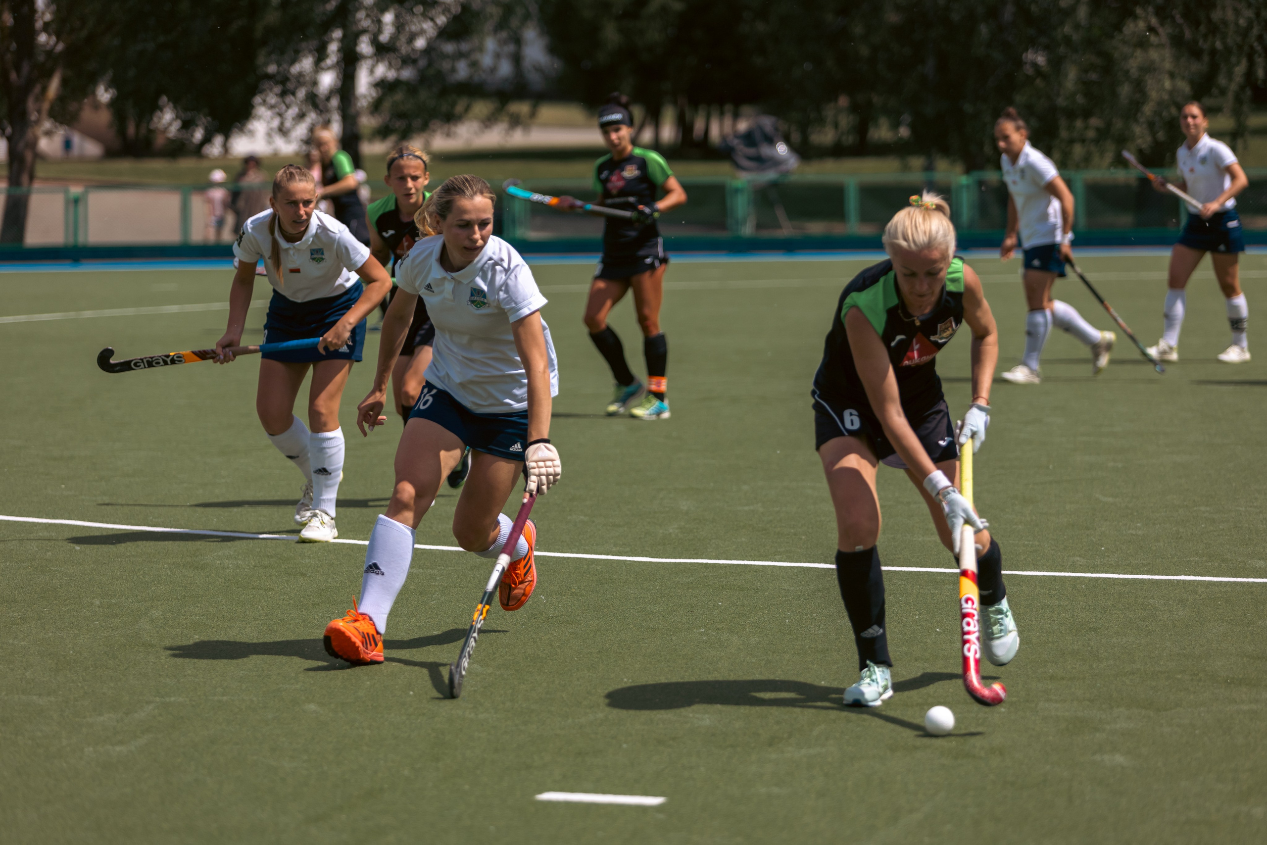 Хоккей на траве. Девушки. Минск — Текстильщик 29.052024. Профессиональный интерьерный и репортажный фотограф Минск и РБ. Максим Орлов