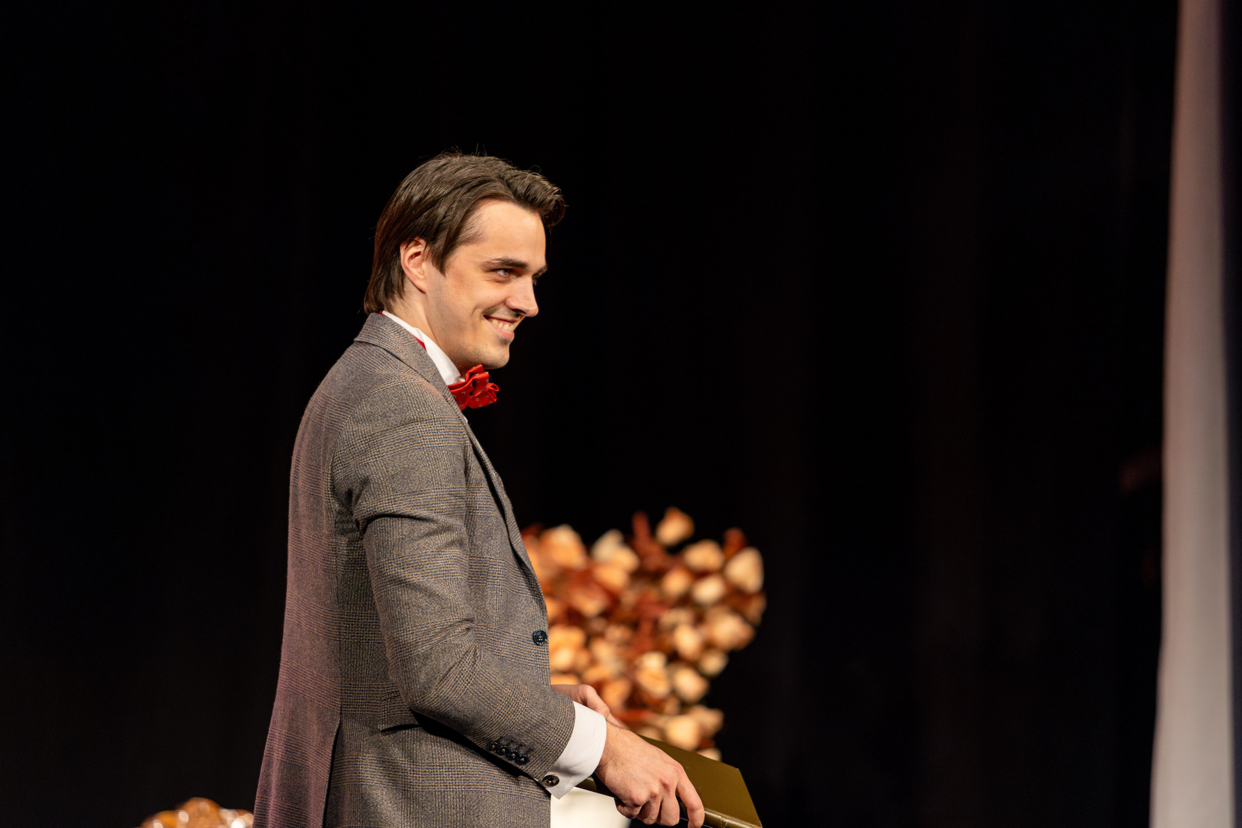 Новый театр «Как важно быть серьезным». Профессиональный интерьерный и репортажный фотограф Минск и РБ. Максим Орлов