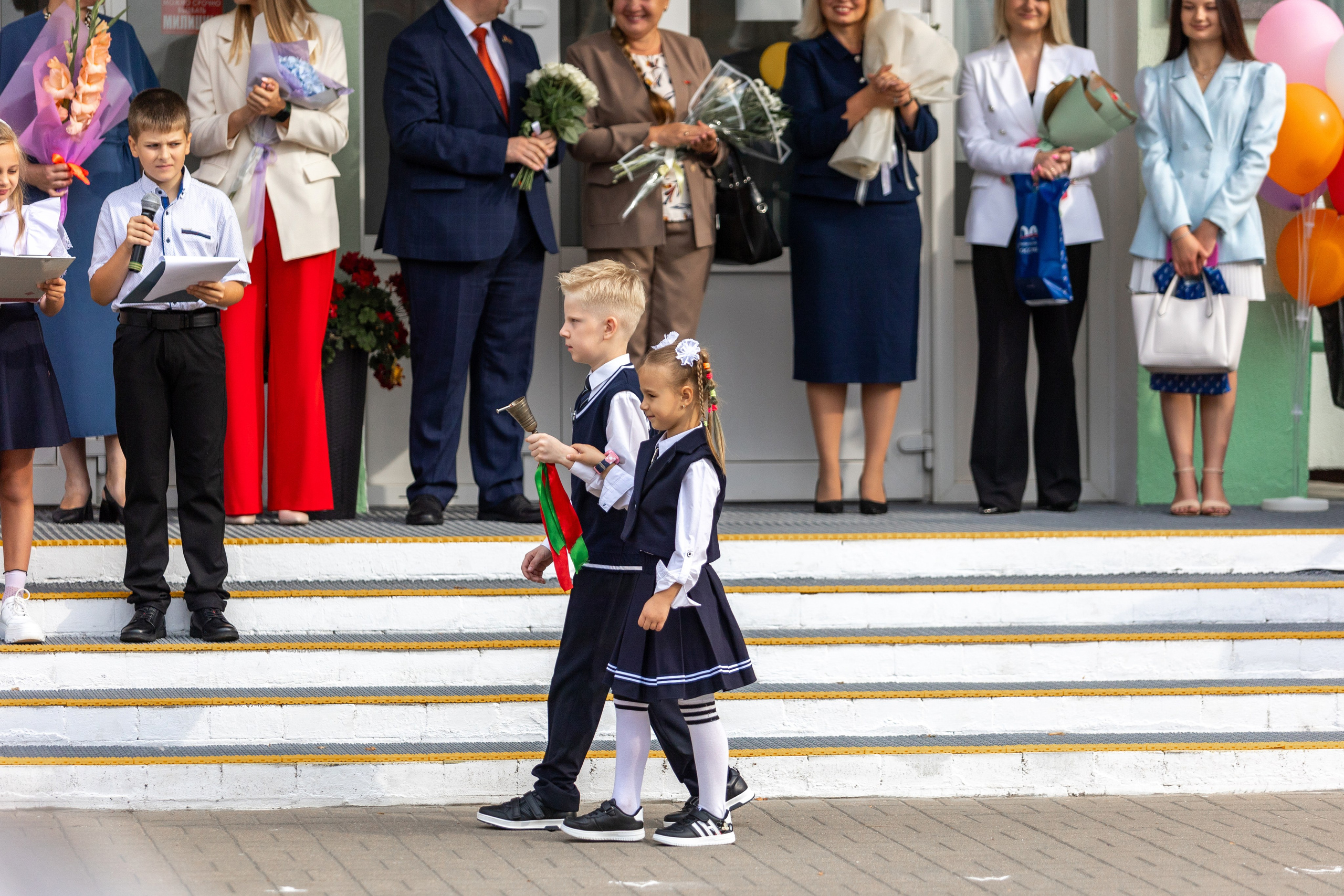 Линейка 1-го сентября. Профессиональный интерьерный и репортажный фотограф Минск и РБ. Максим Орлов