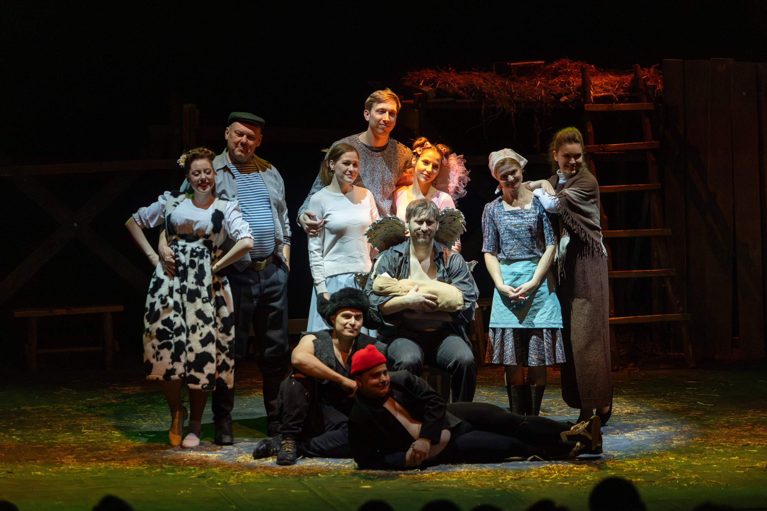 Театр белорусской армии «Очень простая история». Профессиональный интерьерный и репортажный фотограф Минск и РБ. Максим Орлов