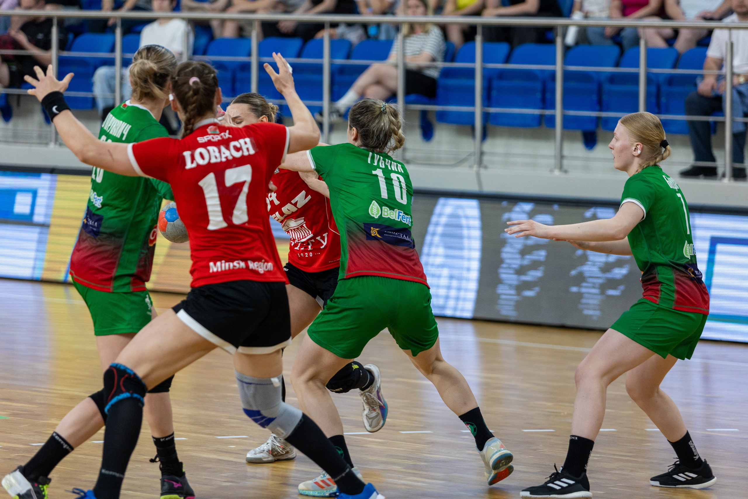 Гандбол. Финал. БНТУ — Гомель. 25.05.2024. Профессиональный интерьерный и репортажный фотограф Минск и РБ. Максим Орлов