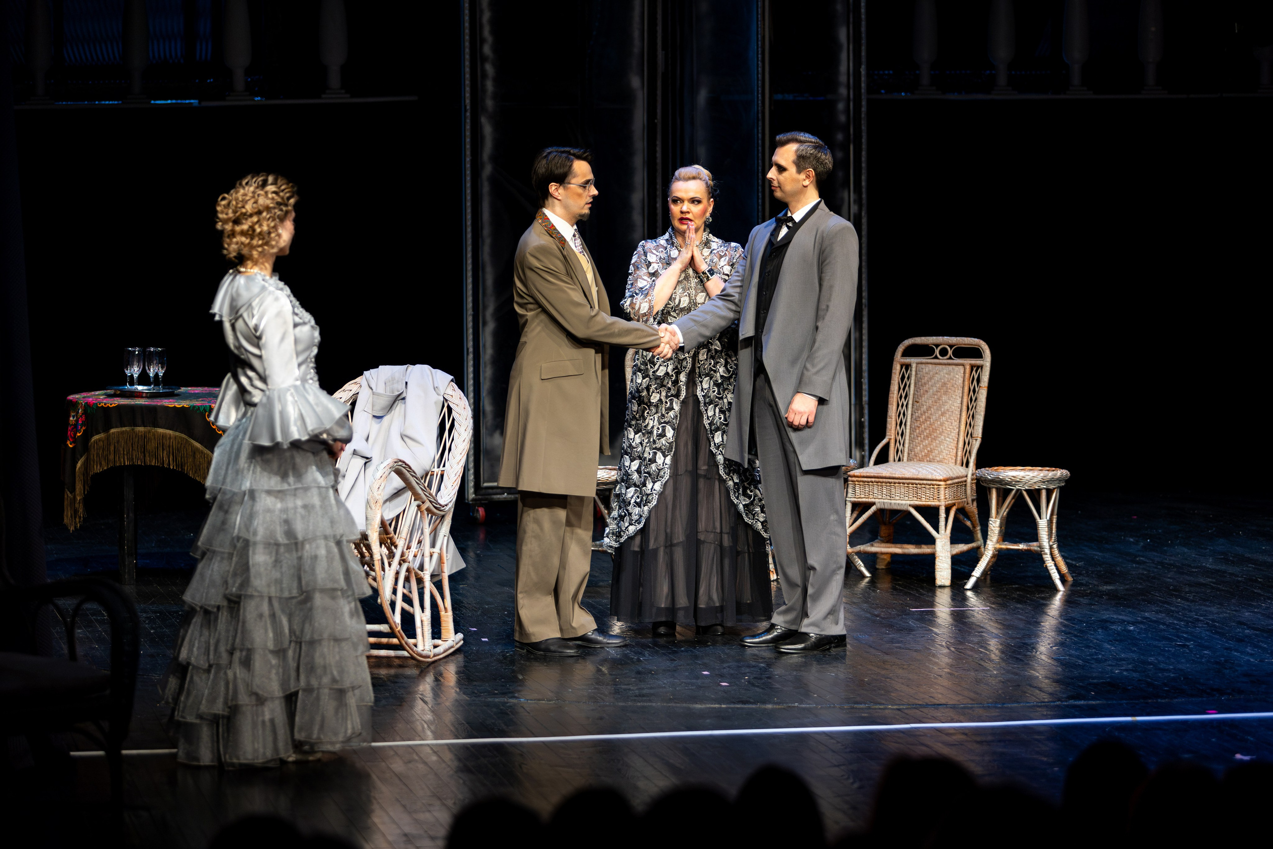 Новый театр «Я вещь». Профессиональный интерьерный и репортажный фотограф Минск и РБ. Максим Орлов