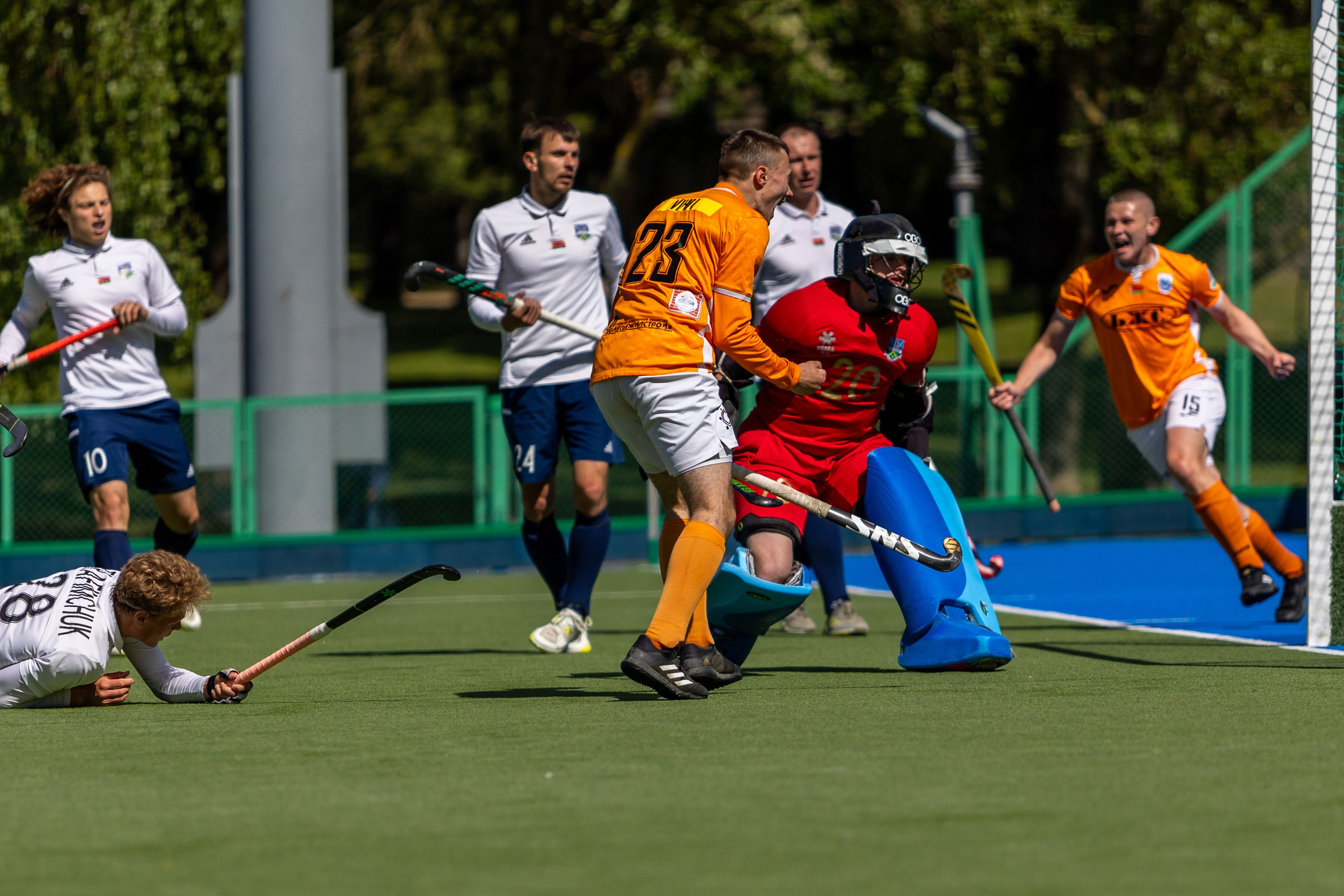 Хоккей на траве. ХК Минск — СК Строитель 12.05.2024. Профессиональный интерьерный и репортажный фотограф Минск и РБ. Максим Орлов