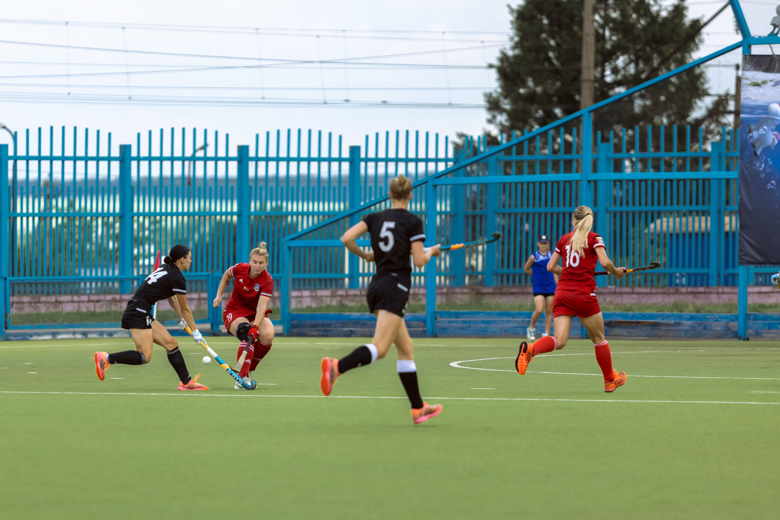 Хоккей на траве. Девушки. Минск — Виктория. 16.06.2024. Профессиональный интерьерный и репортажный фотограф Минск и РБ. Максим Орлов