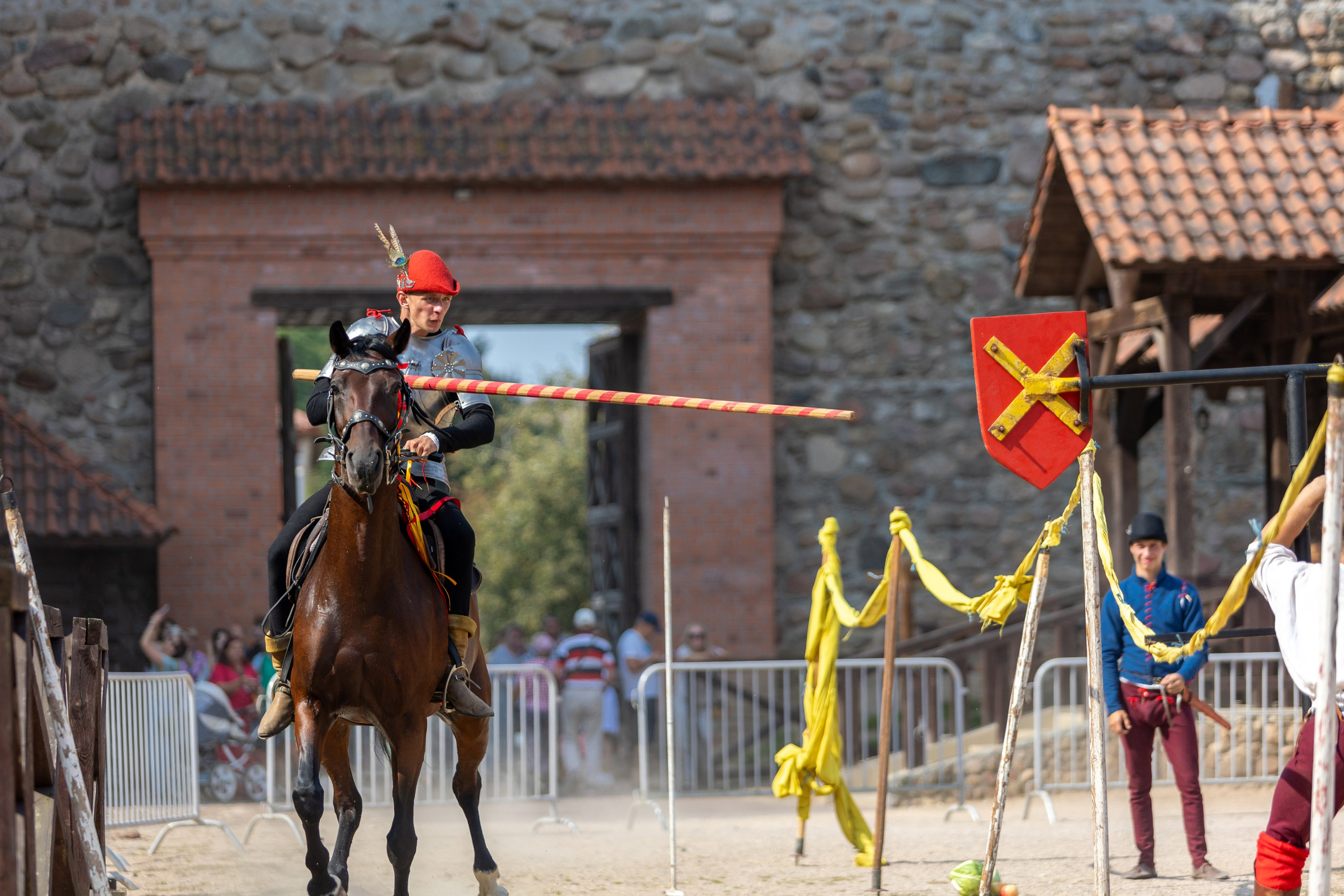 Выступление «Золотой шпоры» на празднике города Лиды. Профессиональный интерьерный и репортажный фотограф Минск и РБ. Максим Орлов