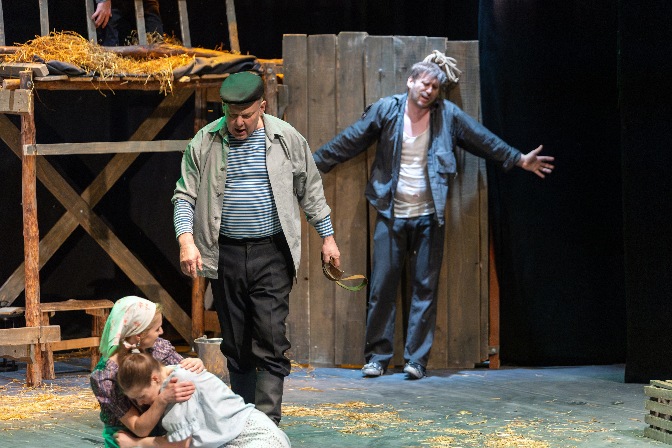 Театр белорусской армии «Очень простая история». Профессиональный интерьерный и репортажный фотограф Минск и РБ. Максим Орлов