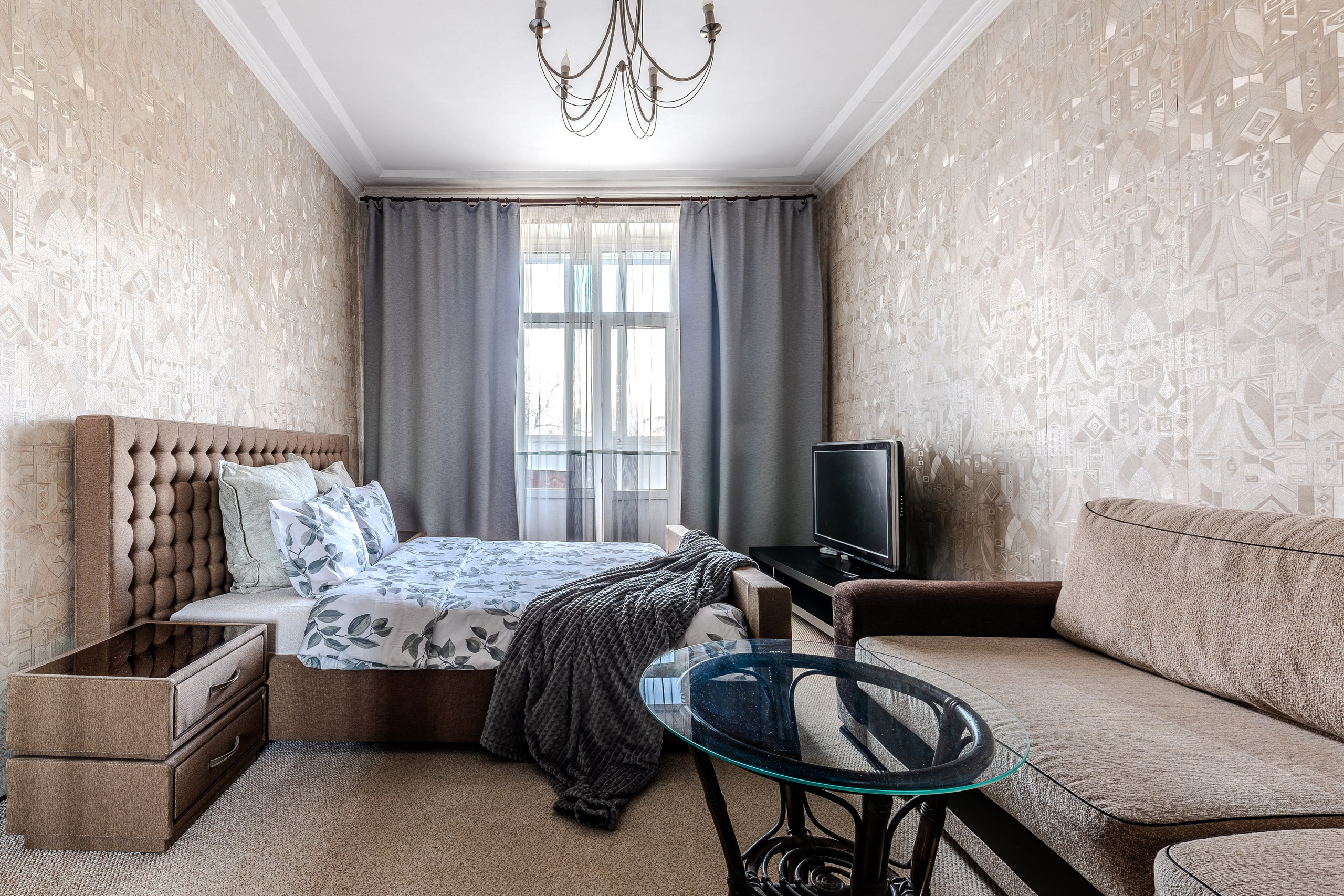 Пр. Независимости 23. Профессиональный интерьерный и репортажный фотограф Минск и РБ. Максим Орлов