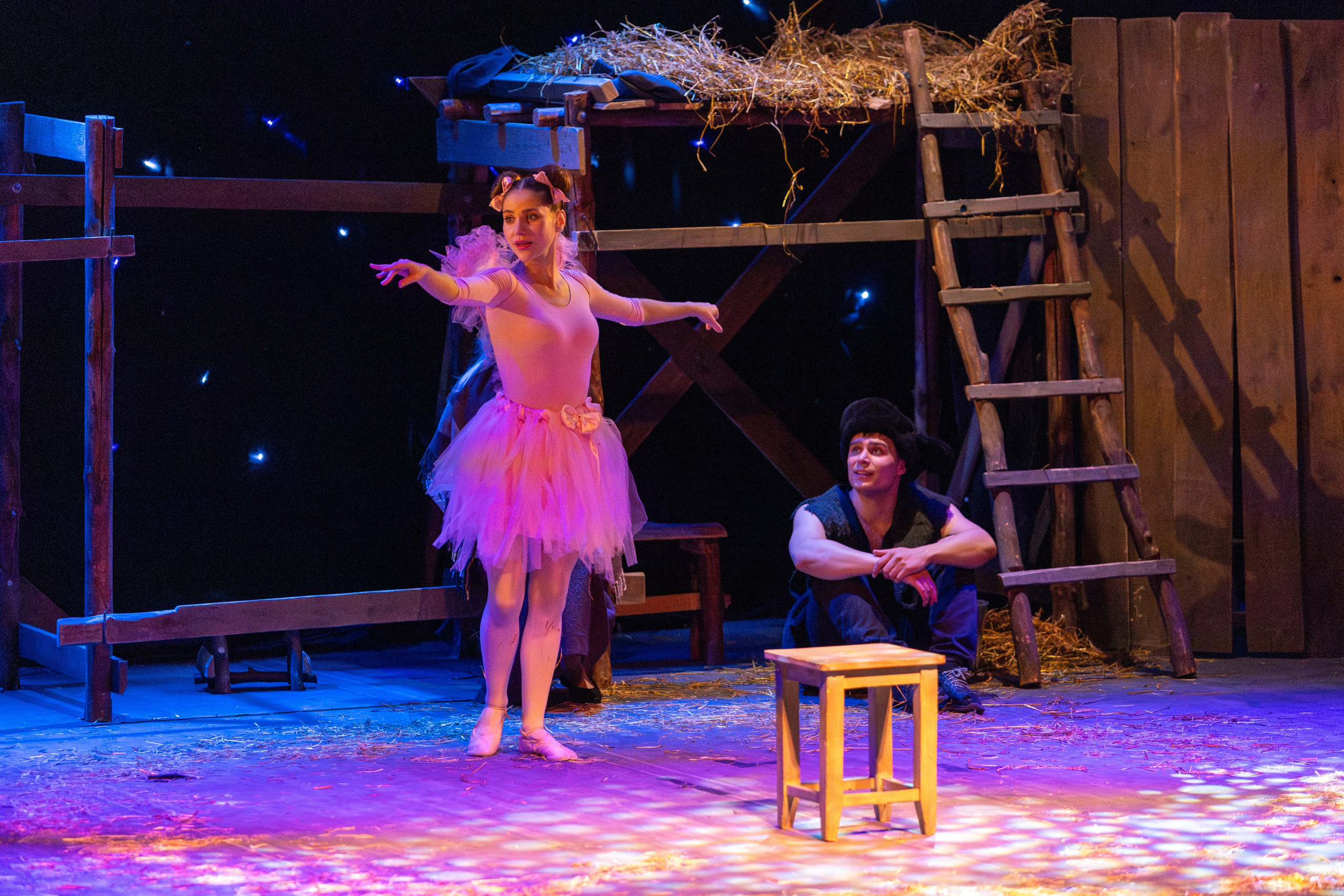 Театр белорусской армии «Очень простая история». Профессиональный интерьерный и репортажный фотограф Минск и РБ. Максим Орлов