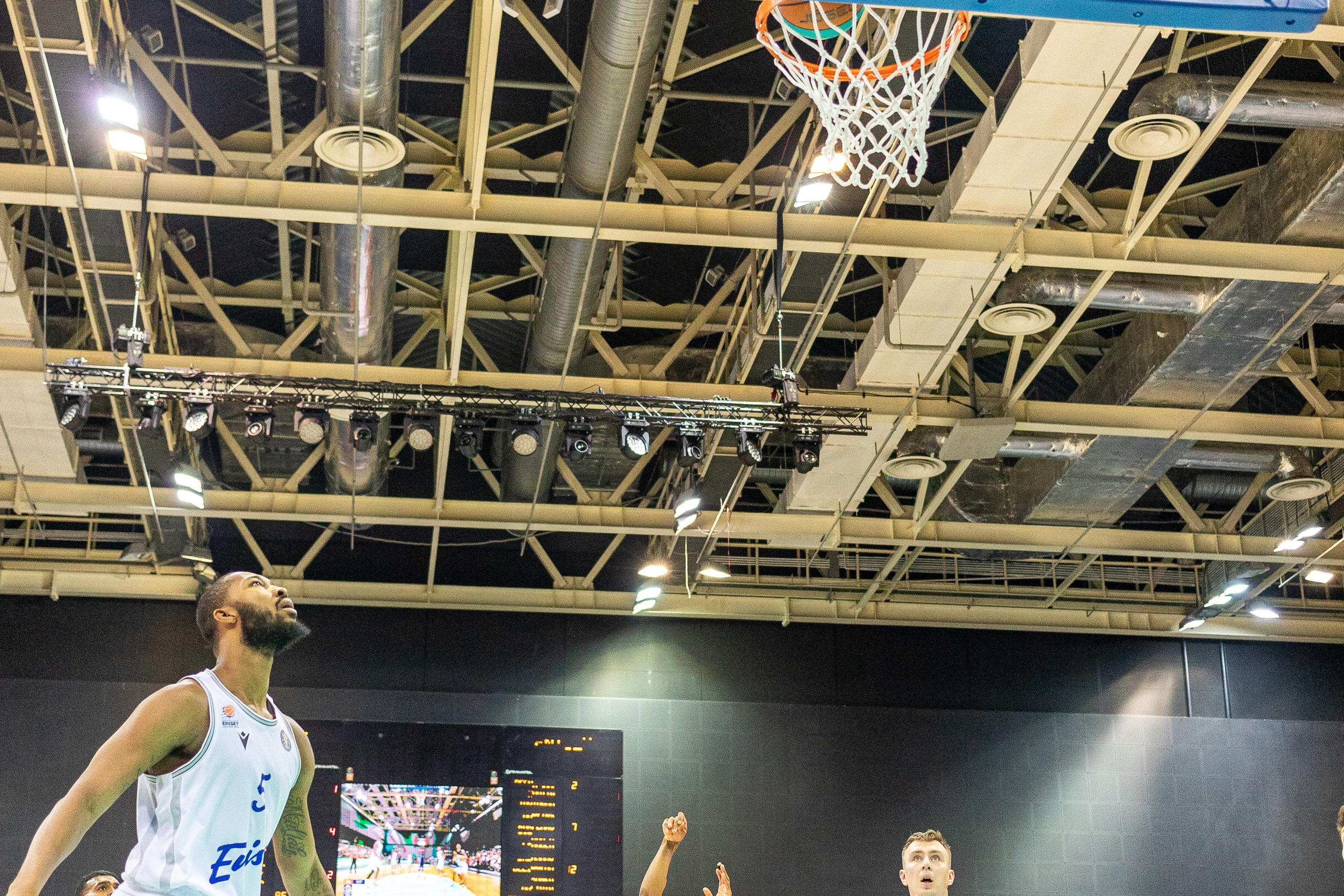 Баскетбол. Лучшие кадры. Минск — Енисей. 11.12.2023. Профессиональный интерьерный и репортажный фотограф Минск и РБ. Максим Орлов