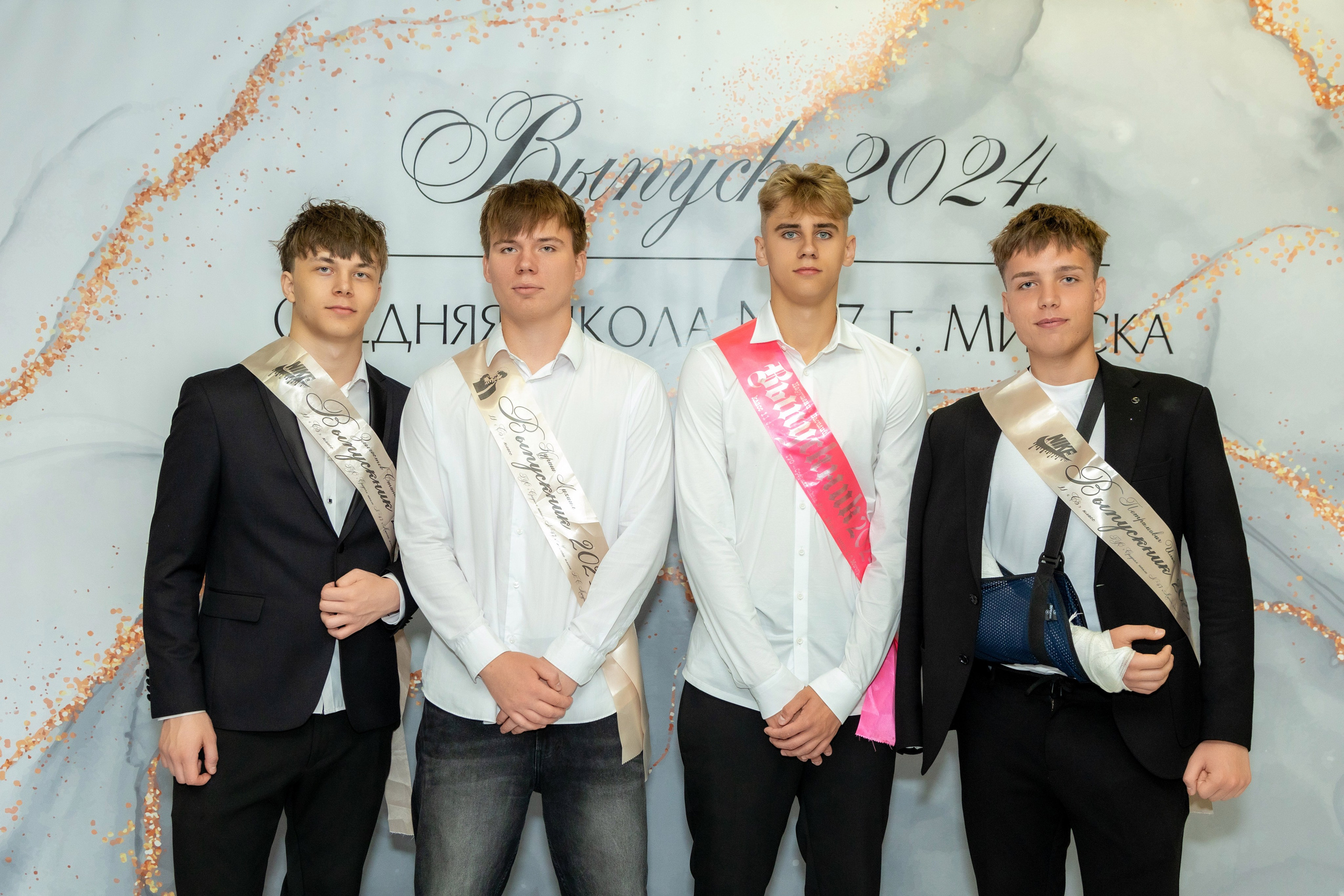 Вручение дипломов. 47 школа. Профессиональный интерьерный и репортажный фотограф Минск и РБ. Максим Орлов