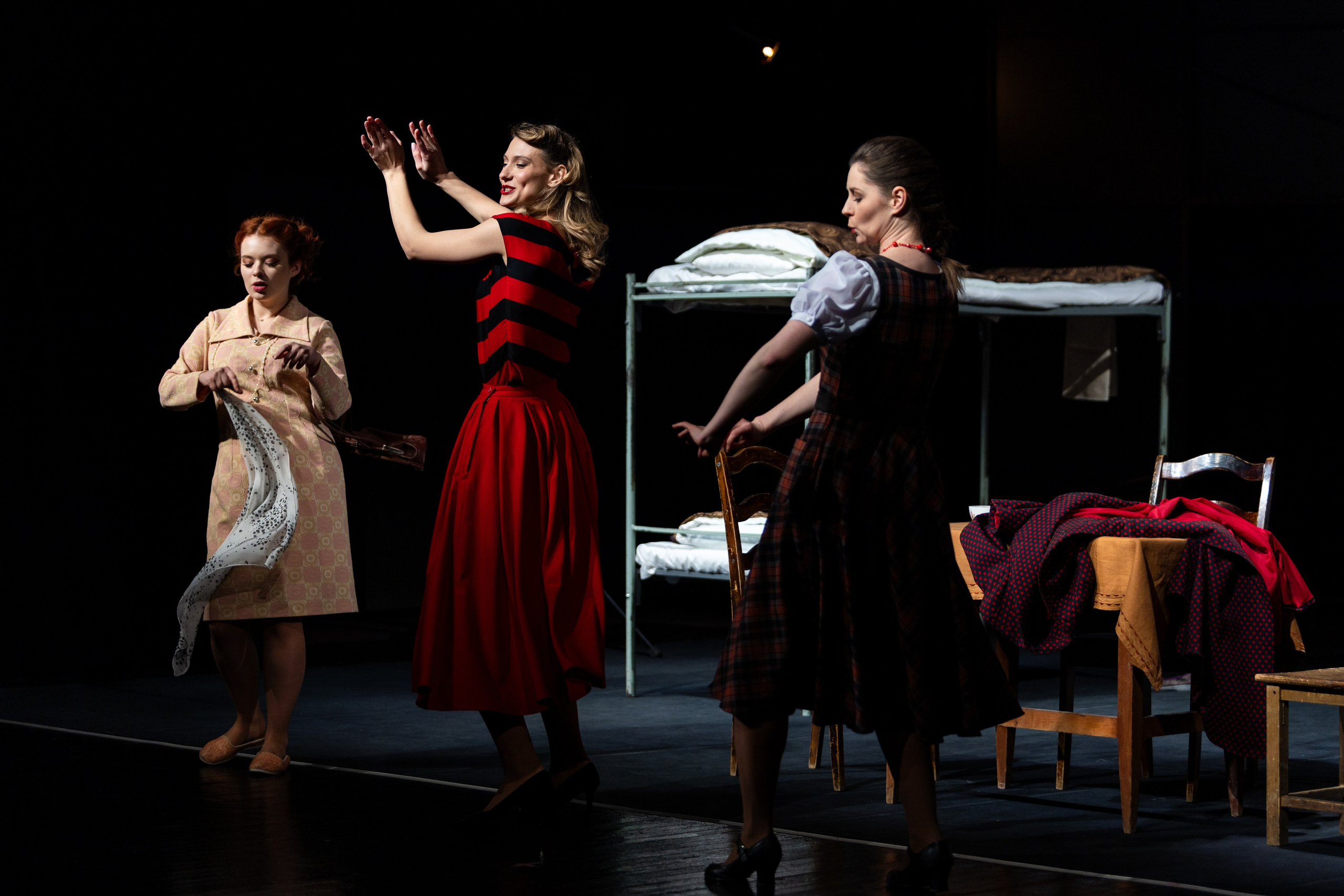 Новый театр «Фабричная девчонка». Профессиональный интерьерный и репортажный фотограф Минск и РБ. Максим Орлов