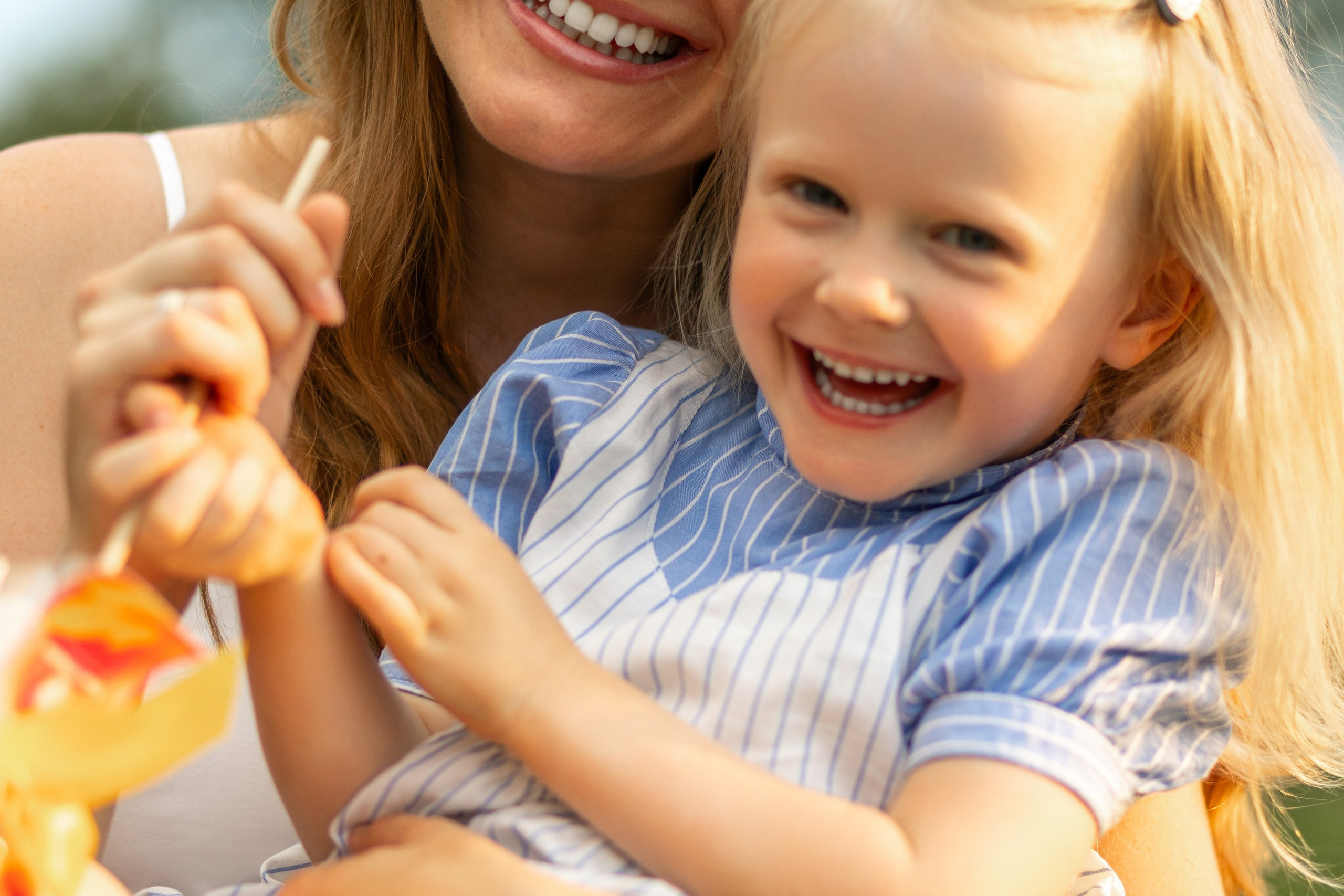 Стеша с мамой. Профессиональный интерьерный и репортажный фотограф Минск и РБ. Максим Орлов