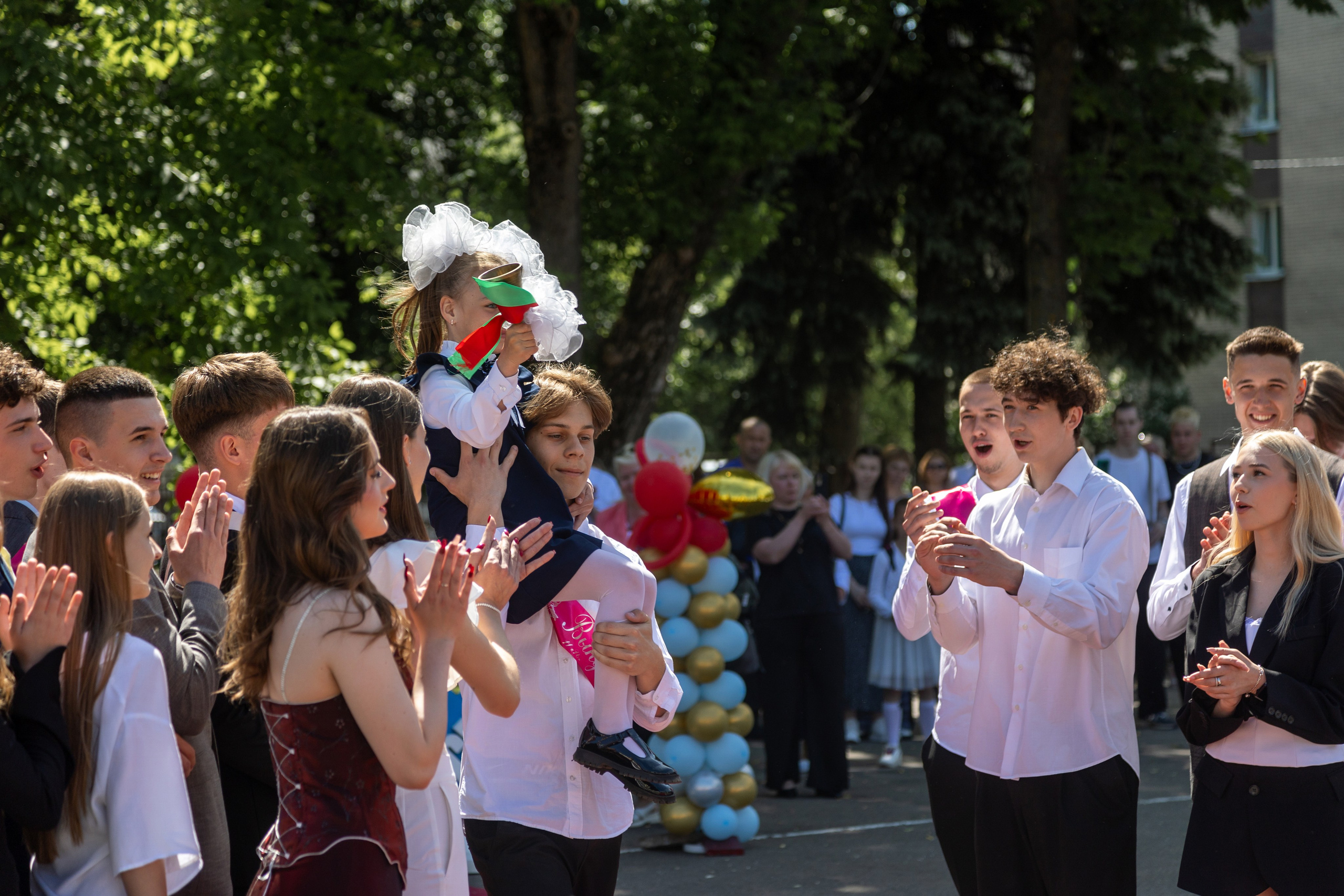 Школа 47. Последний звонок. Профессиональный интерьерный и репортажный фотограф Минск и РБ. Максим Орлов