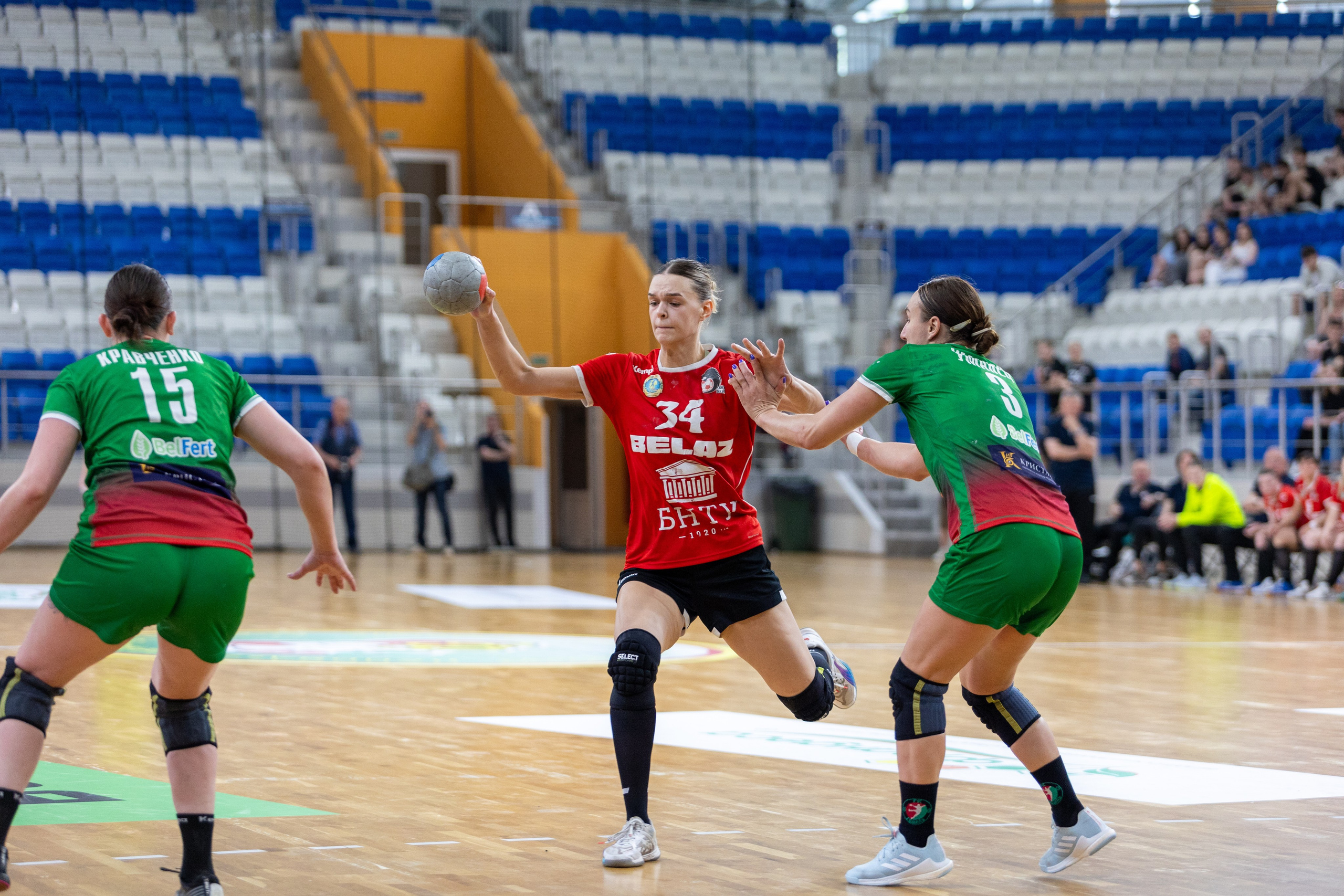 Гандбол. Финал. БНТУ — Гомель. 25.05.2024. Профессиональный интерьерный и репортажный фотограф Минск и РБ. Максим Орлов