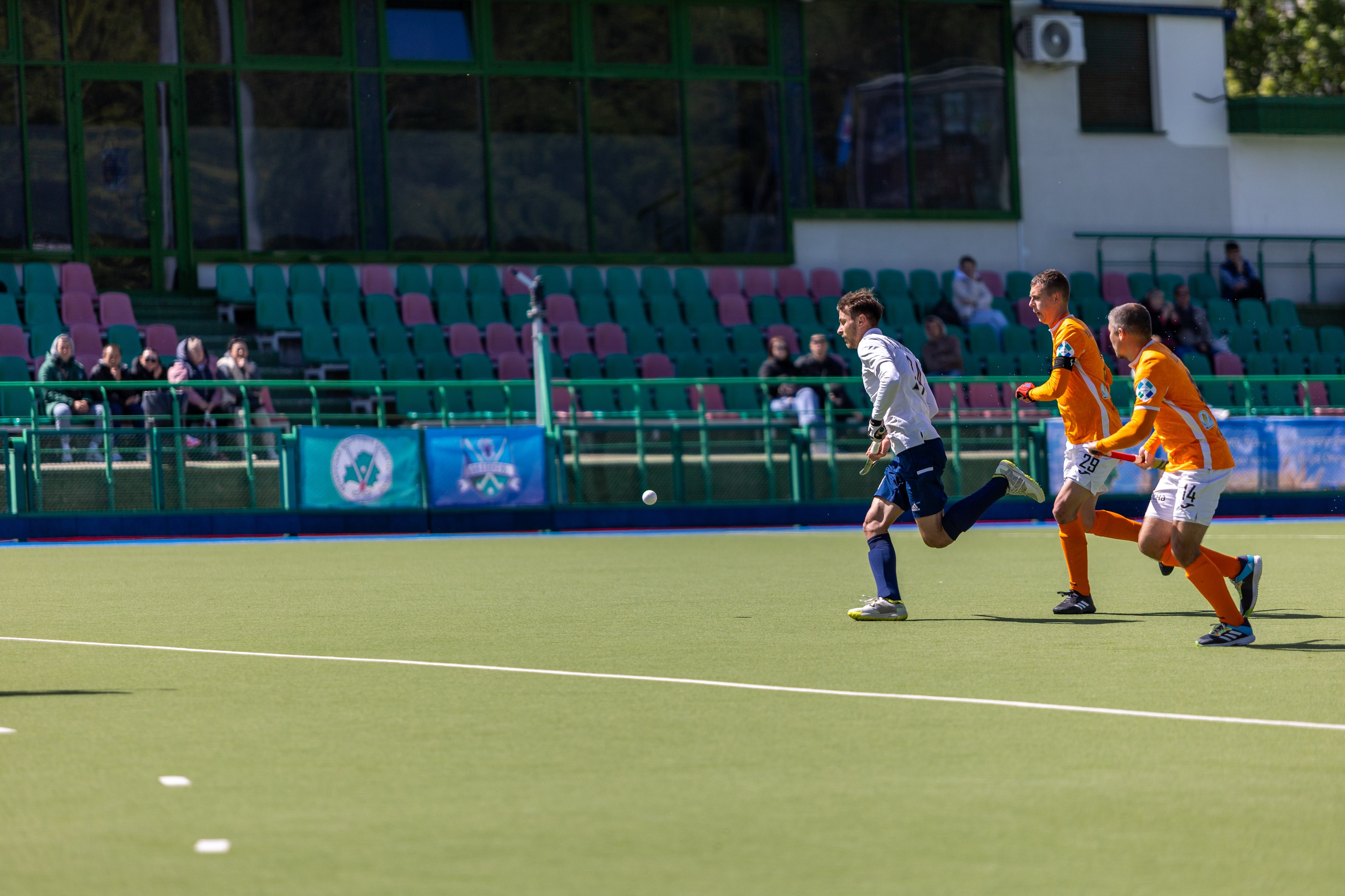 Хоккей на траве. ХК Минск — СК Строитель 12.05.2024. Профессиональный интерьерный и репортажный фотограф Минск и РБ. Максим Орлов