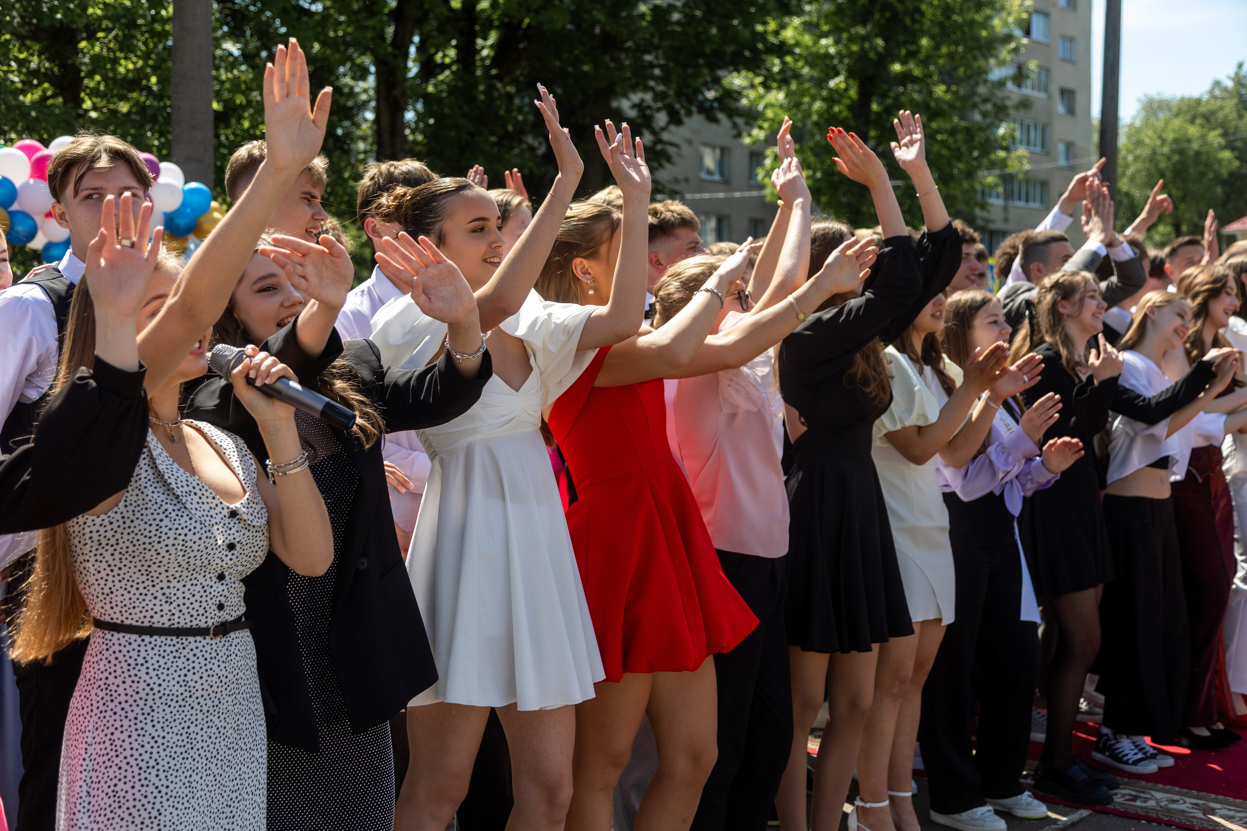 Школа 47. Последний звонок. Профессиональный интерьерный и репортажный фотограф Минск и РБ. Максим Орлов