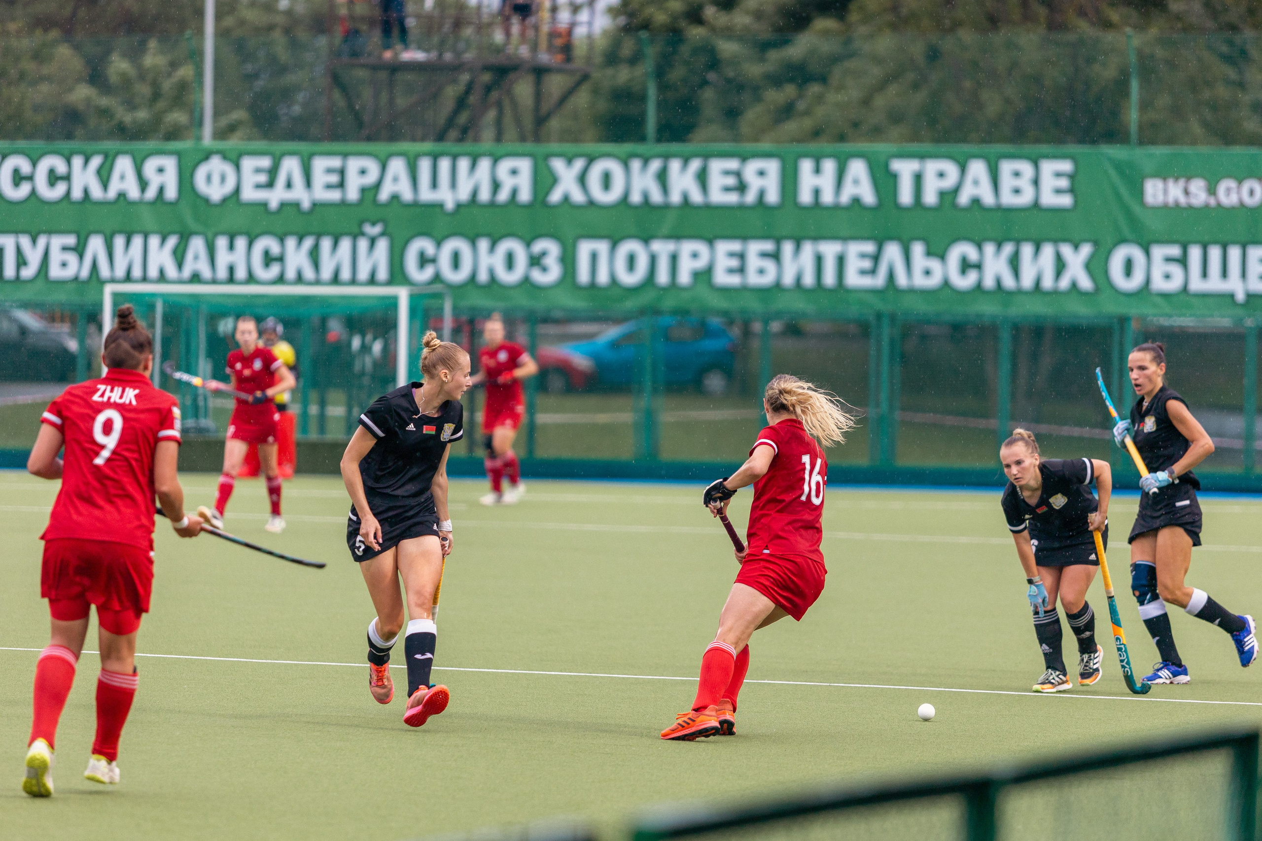 Хоккей на траве. Девушки. ХК Минск — ХК Виктория (Смолевичи) 10.06.2024. Профессиональный интерьерный и репортажный фотограф Минск и РБ. Максим Орлов