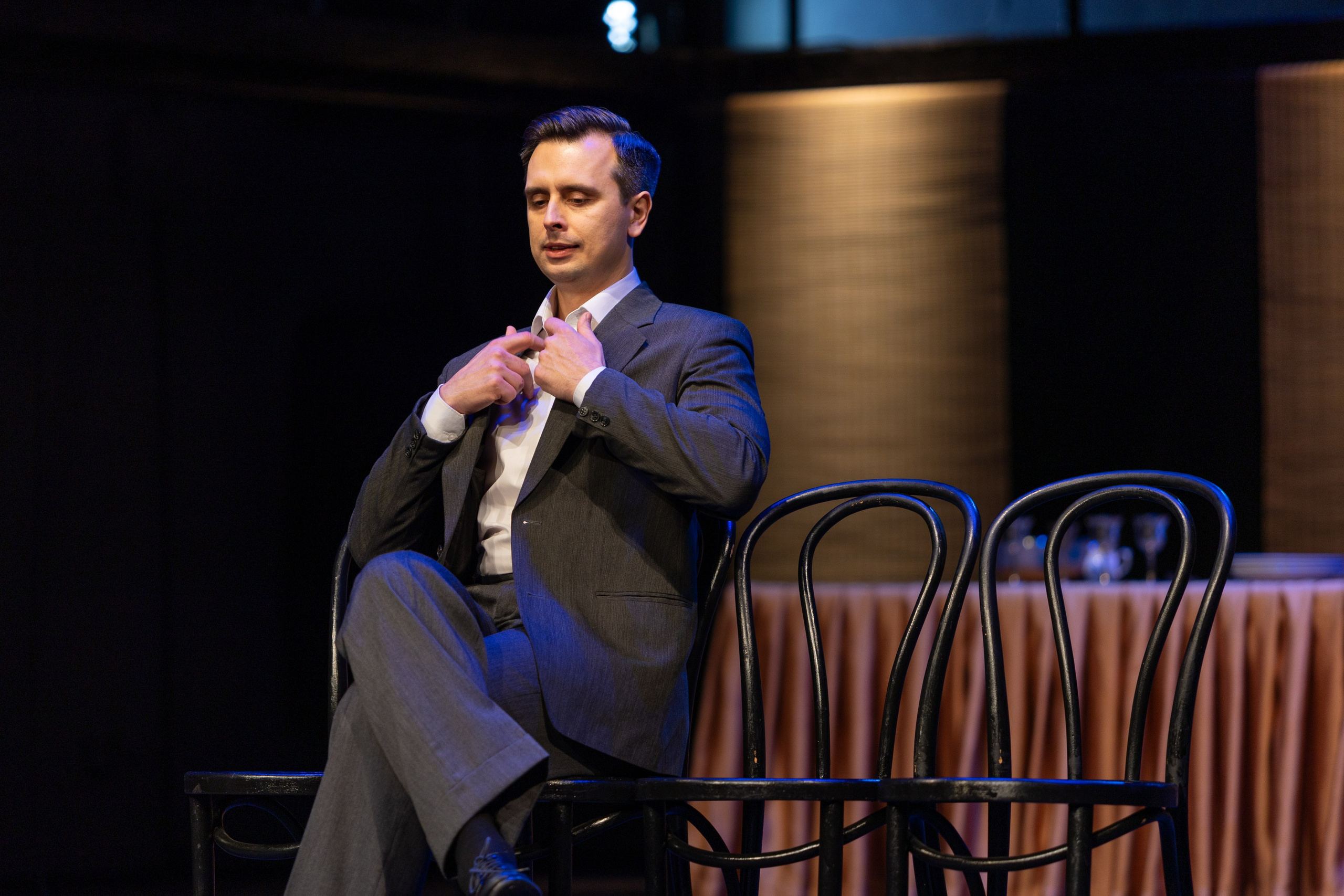 Новый театр «Плачу за любовь». Профессиональный интерьерный и репортажный фотограф Минск и РБ. Максим Орлов