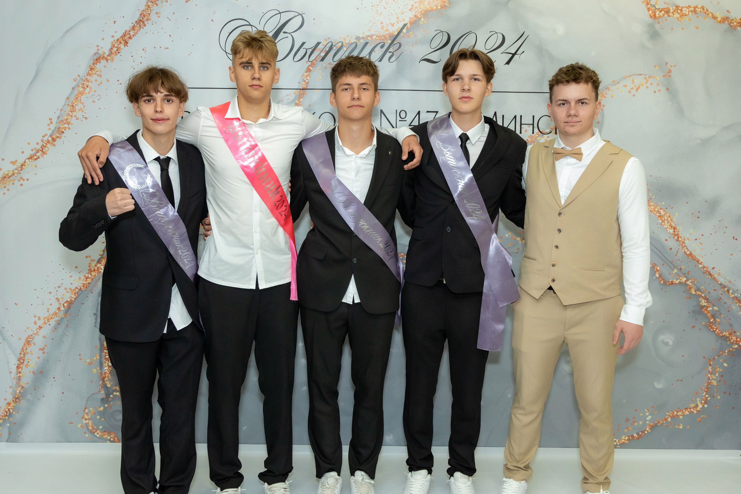 Вручение дипломов. 47 школа. Профессиональный интерьерный и репортажный фотограф Минск и РБ. Максим Орлов