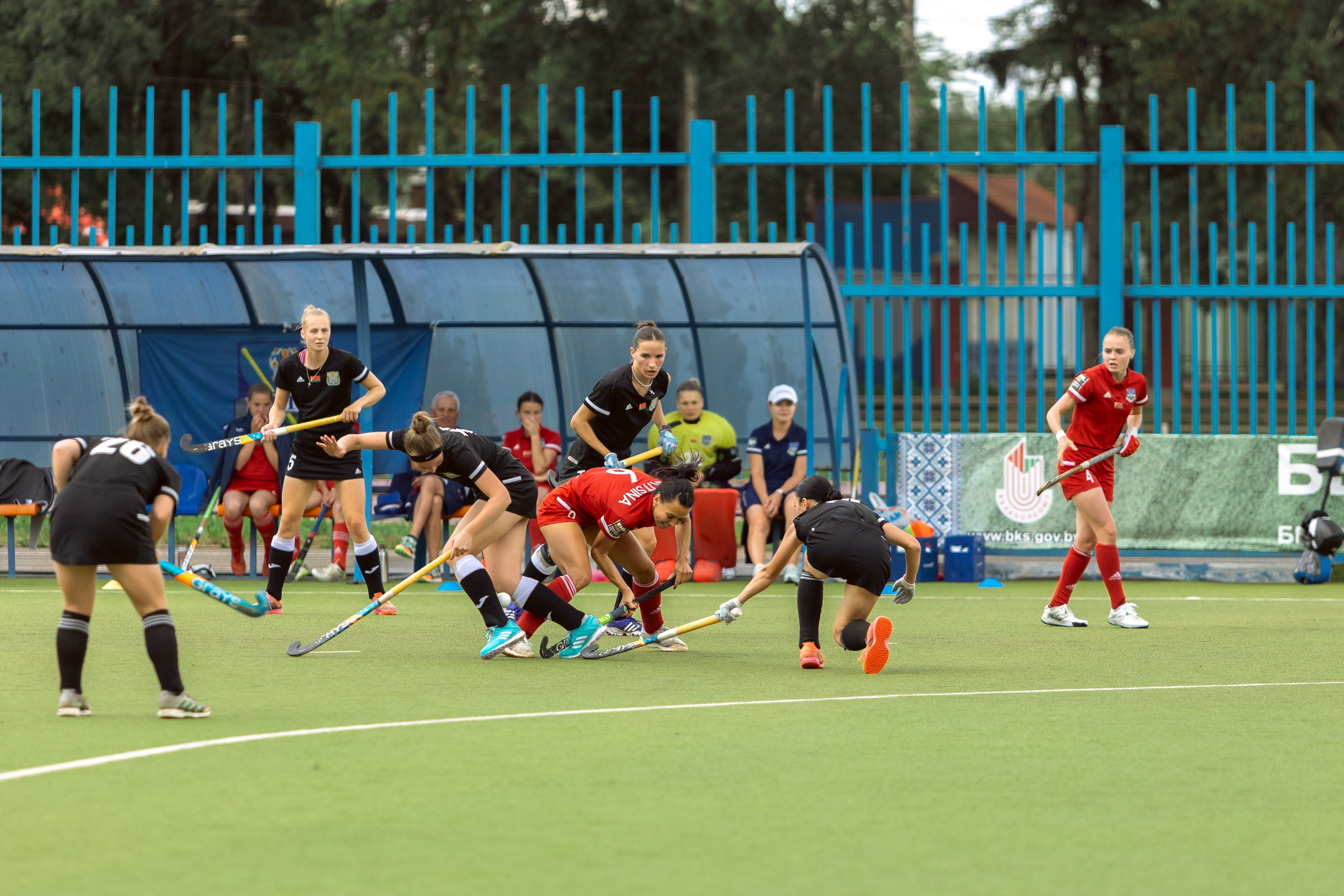 Хоккей на траве. Девушки. Минск — Виктория. 16.06.2024. Профессиональный интерьерный и репортажный фотограф Минск и РБ. Максим Орлов