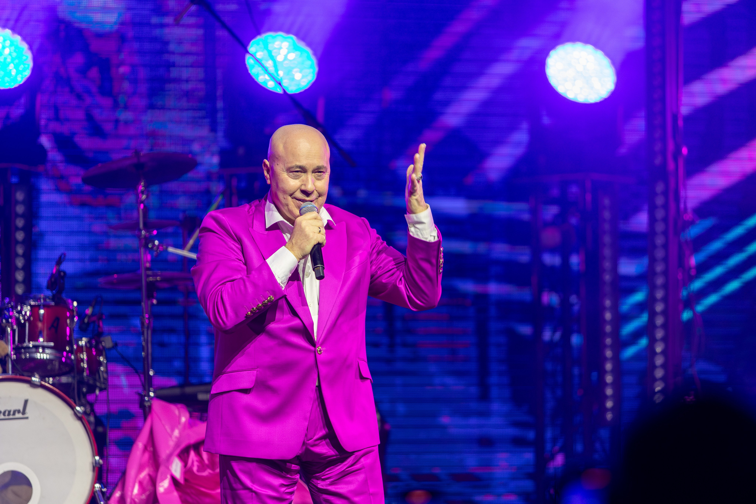 Концерт Насти Кравченко. Профессиональный интерьерный и репортажный фотограф Минск и РБ. Максим Орлов