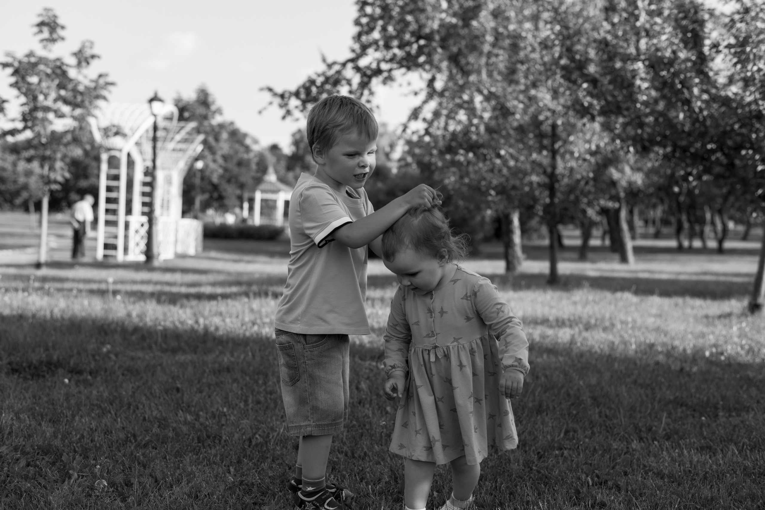 Максим, Алеся и их дети (Кирим, Федя и Зоя). Профессиональный интерьерный и репортажный фотограф Минск и РБ. Максим Орлов