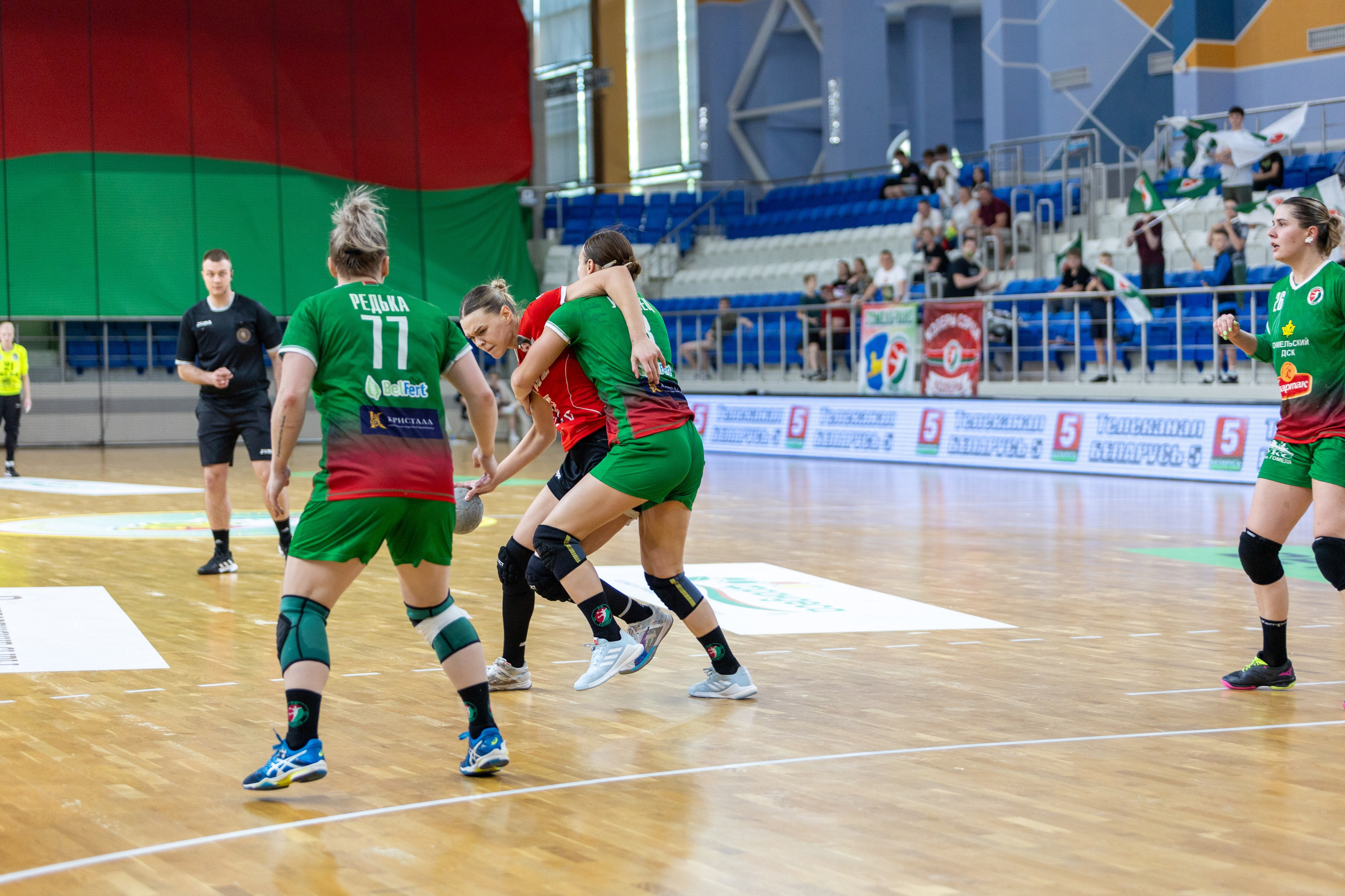 Гандбол. Финал. БНТУ — Гомель. 25.05.2024. Профессиональный интерьерный и репортажный фотограф Минск и РБ. Максим Орлов