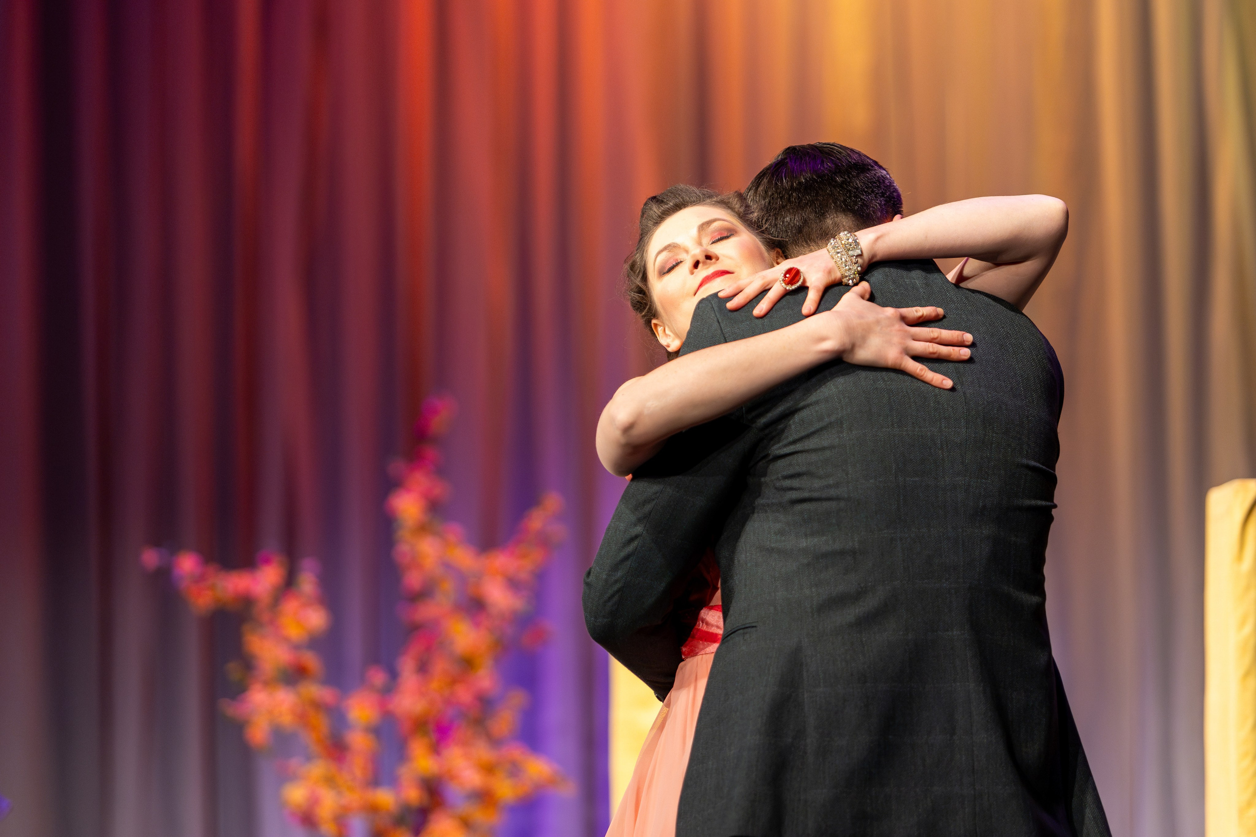 Новый театр «Как важно быть серьезным». Профессиональный интерьерный и репортажный фотограф Минск и РБ. Максим Орлов