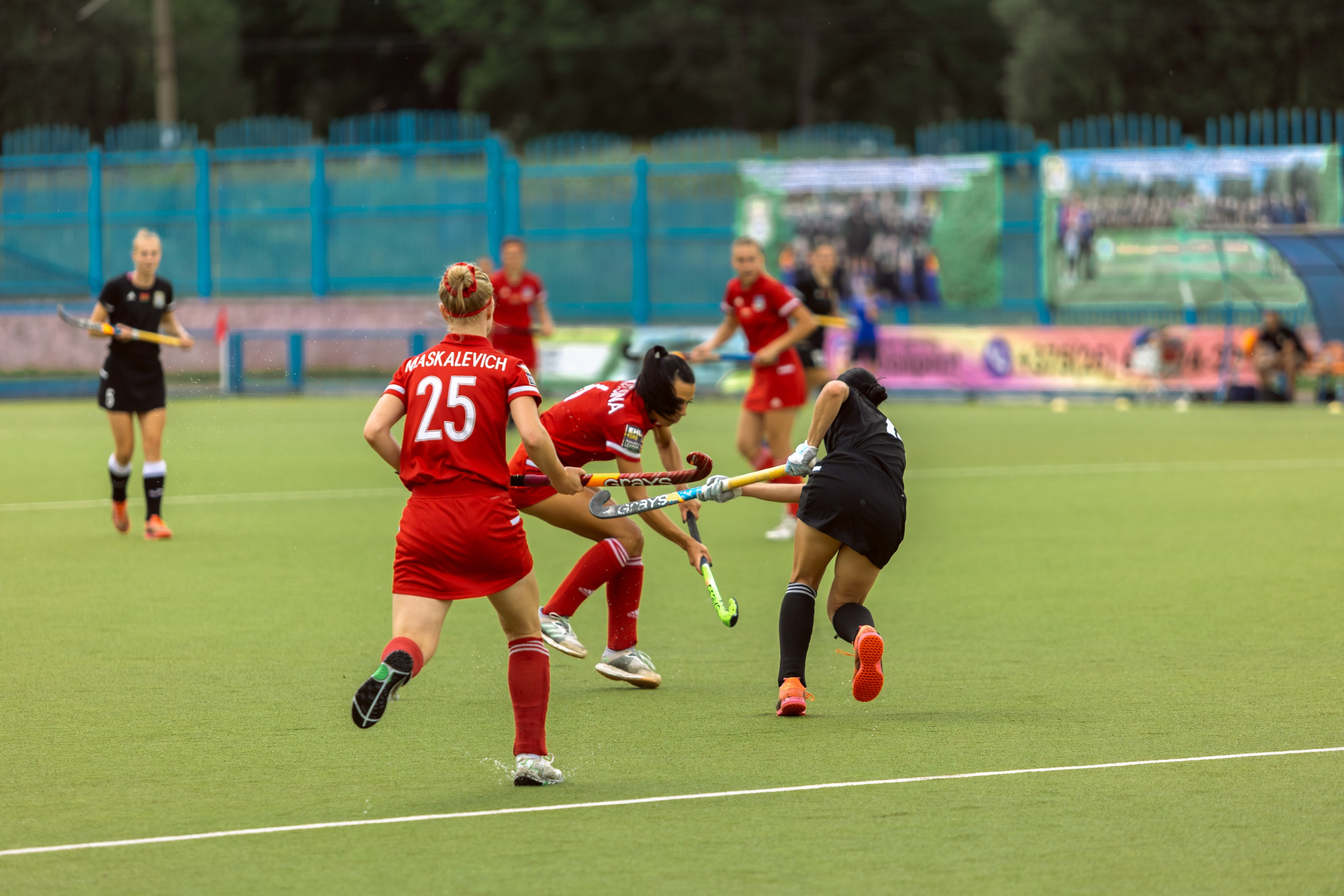 Хоккей на траве. Девушки. Минск — Виктория. 16.06.2024. Профессиональный интерьерный и репортажный фотограф Минск и РБ. Максим Орлов