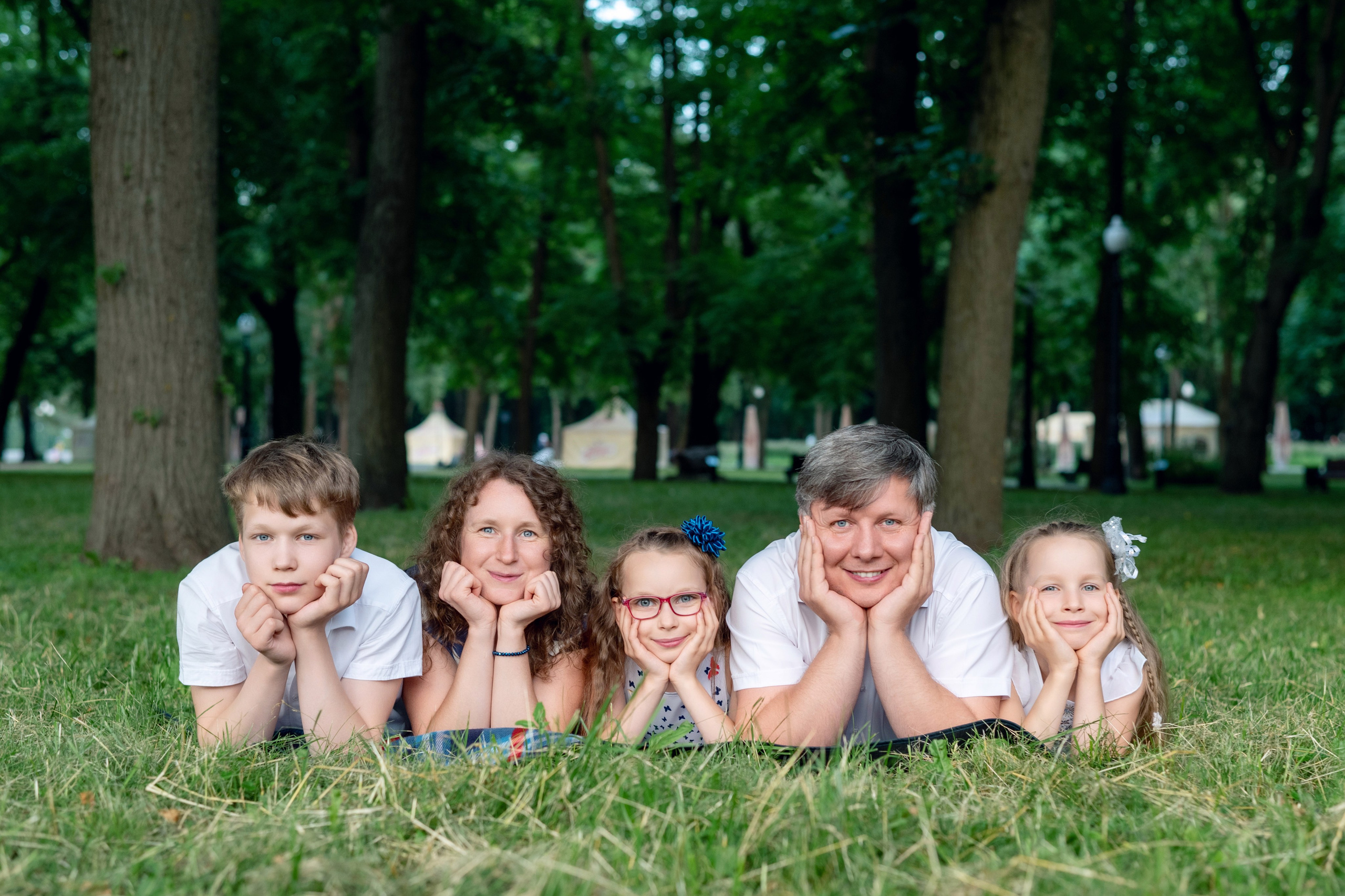 Кирилл + Таня = Леша, Аня и Настя. Профессиональный интерьерный и репортажный фотограф Минск и РБ. Максим Орлов