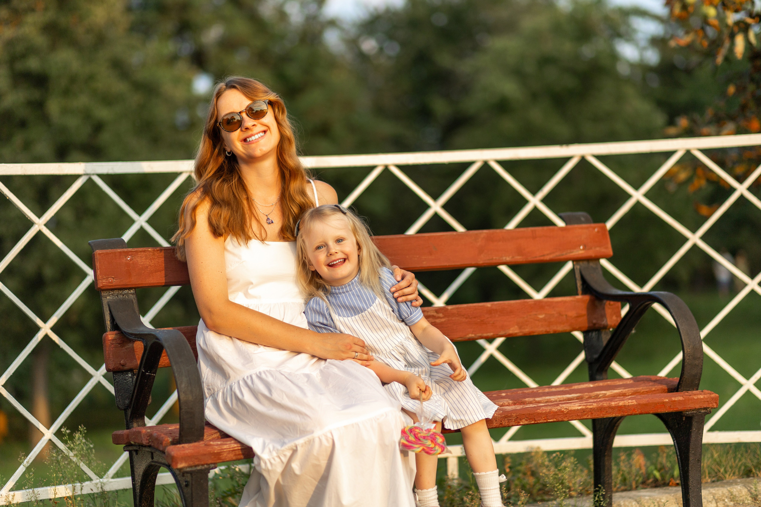 Стеша с мамой. Профессиональный интерьерный и репортажный фотограф Минск и РБ. Максим Орлов