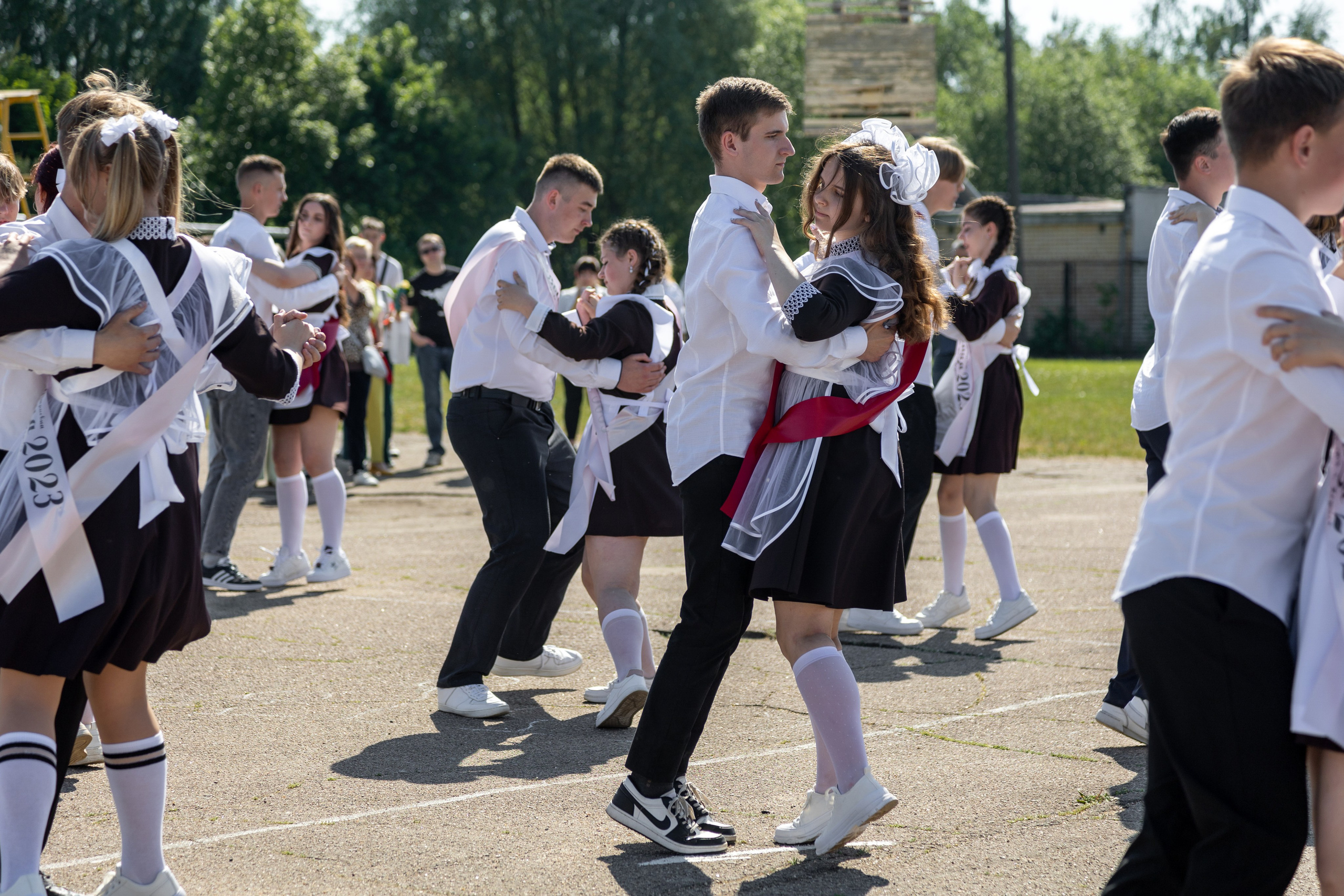 Выпускной в Жодино 2023. Профессиональный интерьерный и репортажный фотограф Минск и РБ. Максим Орлов