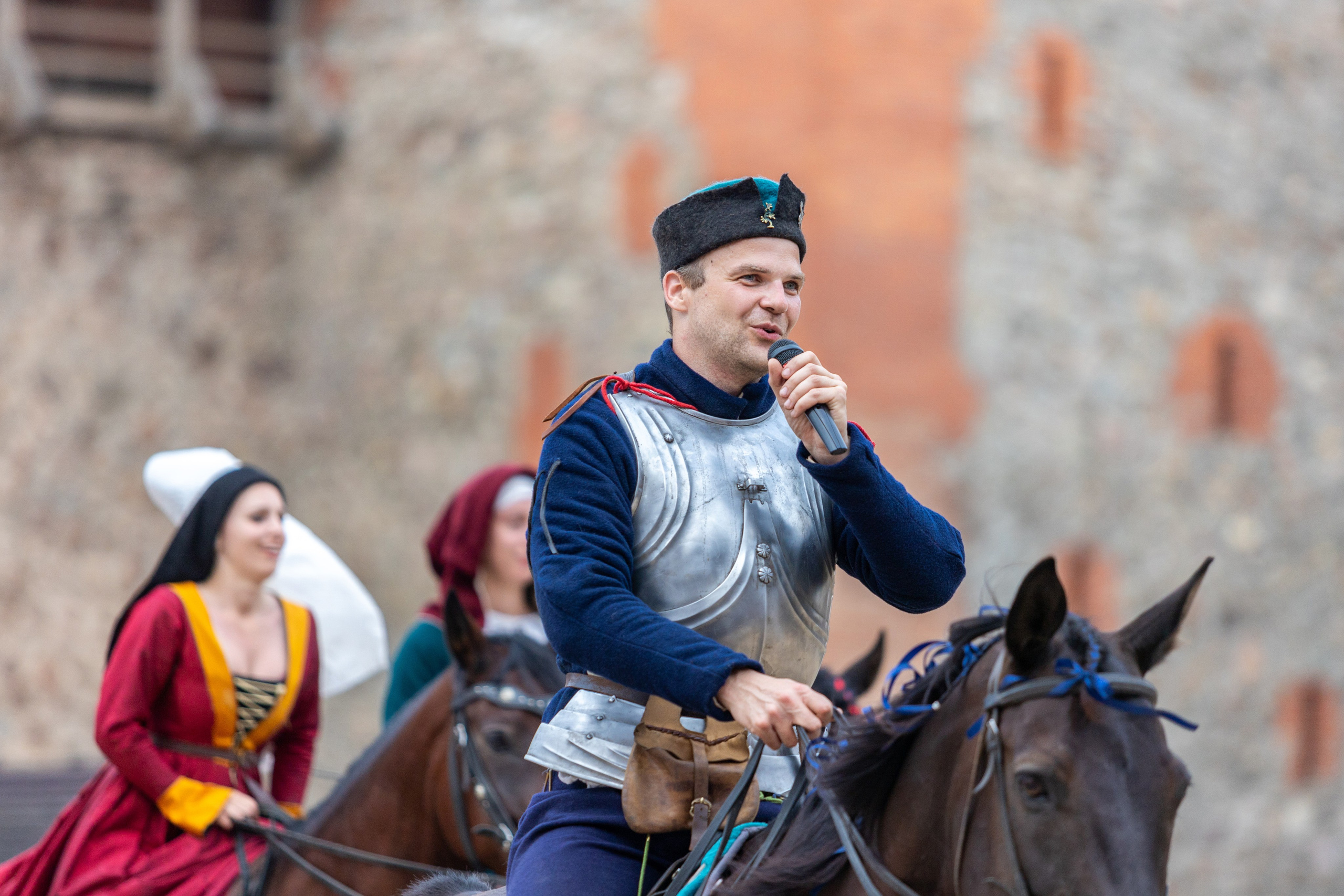 Выступление «Золотой шпоры» на празднике города Лиды. Профессиональный интерьерный и репортажный фотограф Минск и РБ. Максим Орлов