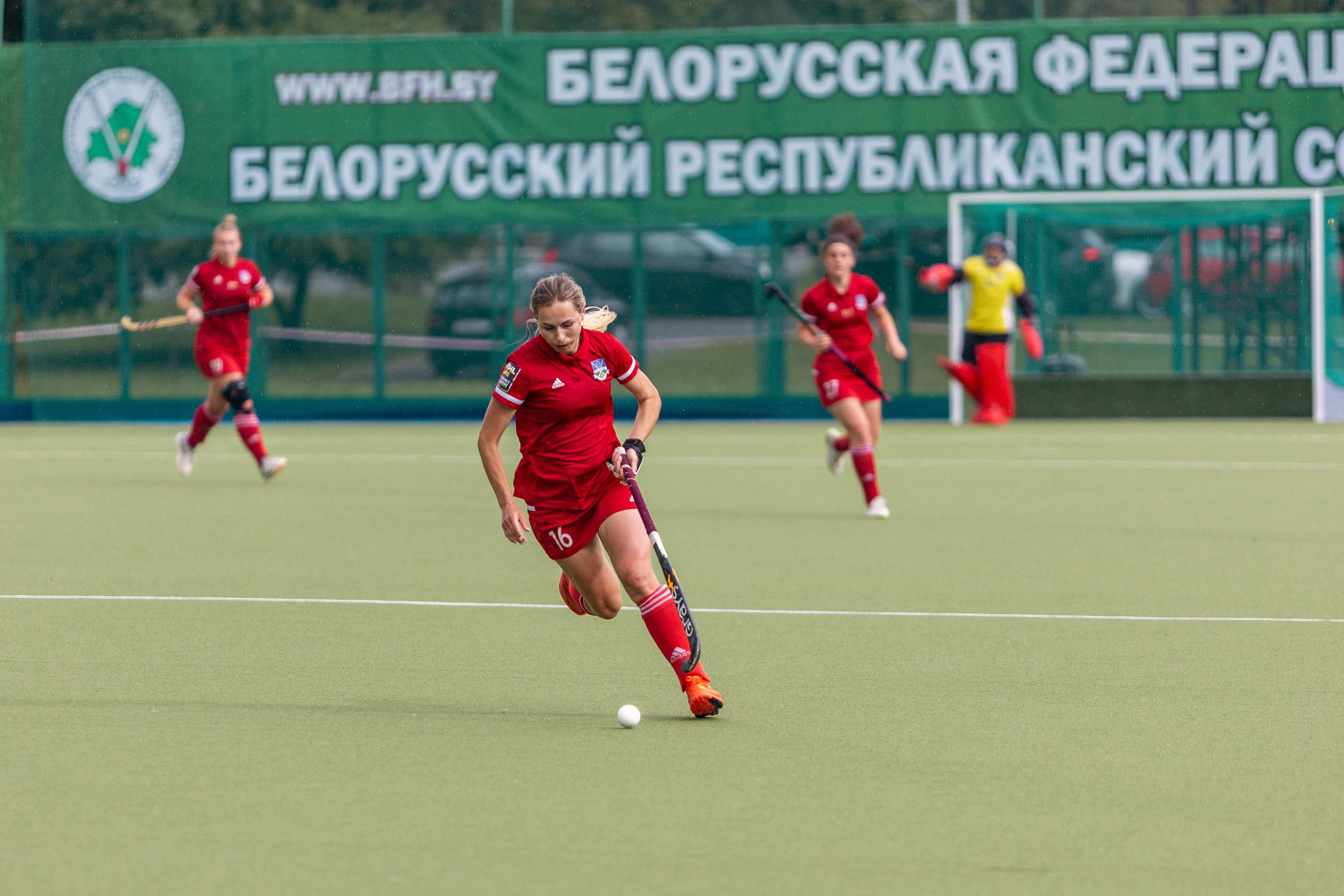 Хоккей на траве. Девушки. ХК Минск — ХК Виктория (Смолевичи) 10.06.2024. Профессиональный интерьерный и репортажный фотограф Минск и РБ. Максим Орлов