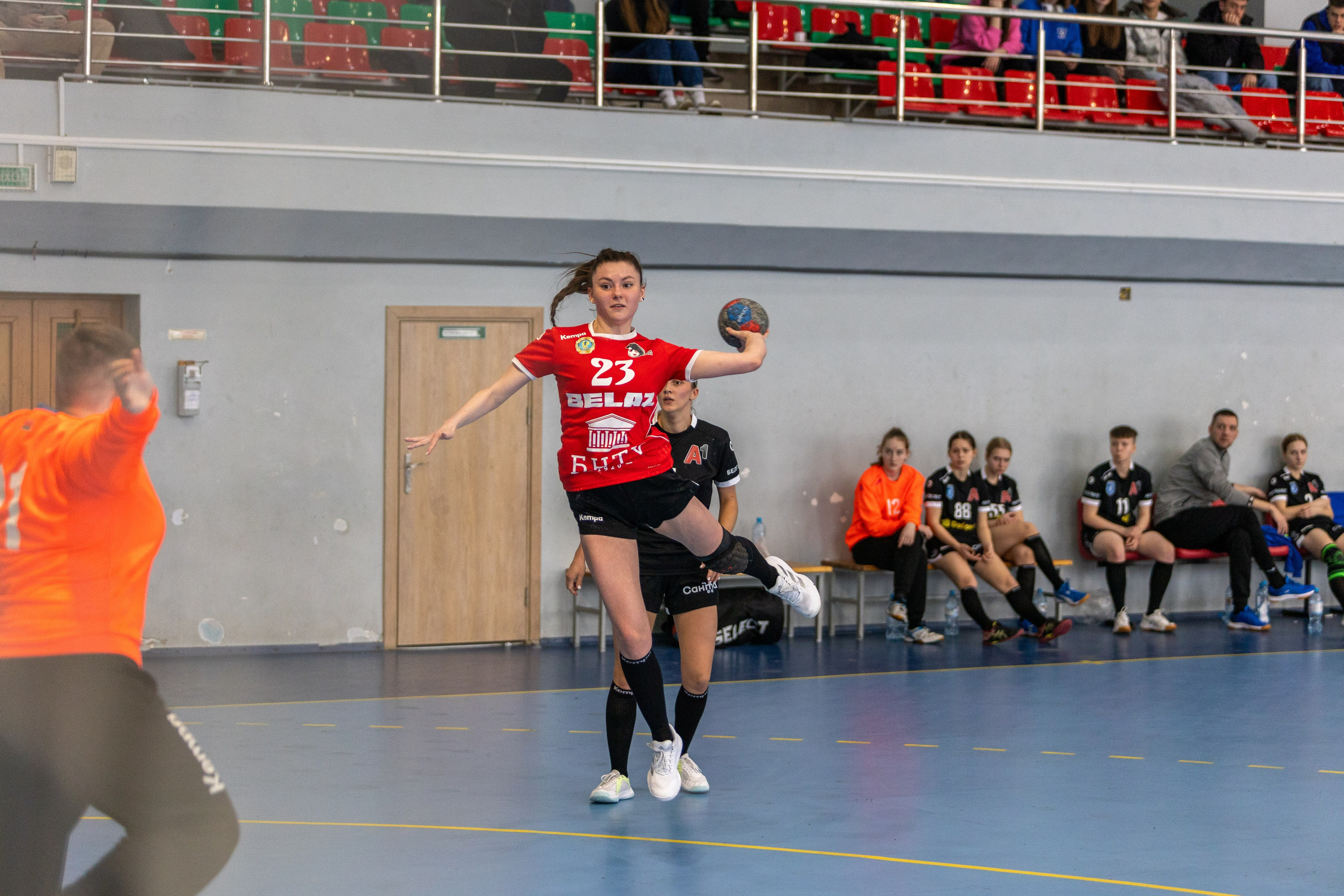 Гандбол. БНТУ — Березина. Профессиональный интерьерный и репортажный фотограф Минск и РБ. Максим Орлов