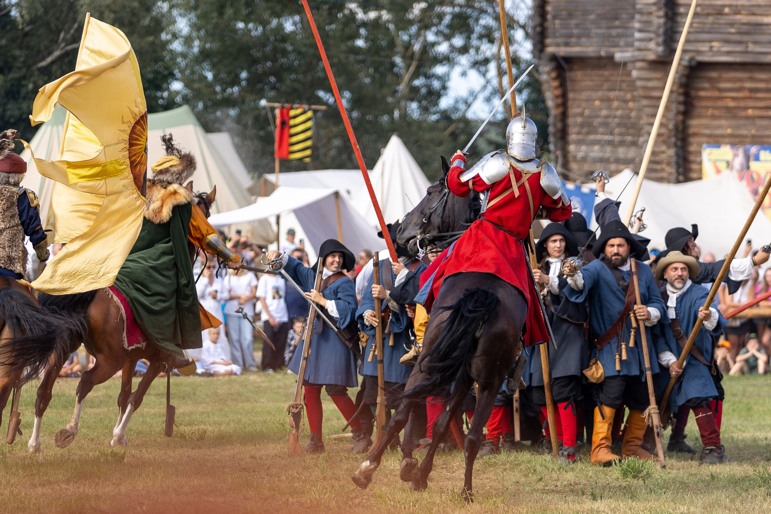 Рыцарский фест. Мстиславль. Профессиональный интерьерный и репортажный фотограф Минск и РБ. Максим Орлов