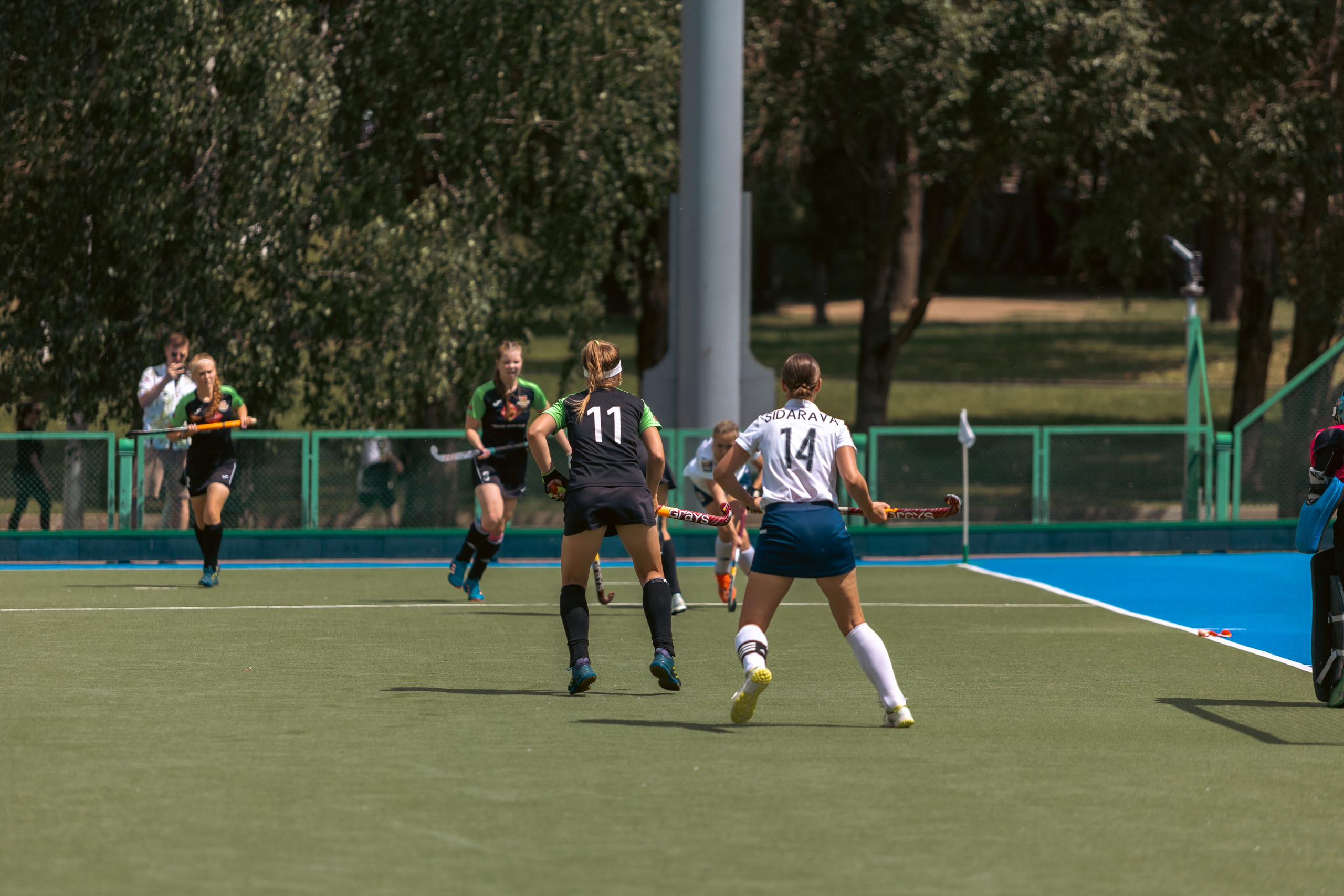 Хоккей на траве. Девушки. Минск — Текстильщик 29.052024. Профессиональный интерьерный и репортажный фотограф Минск и РБ. Максим Орлов