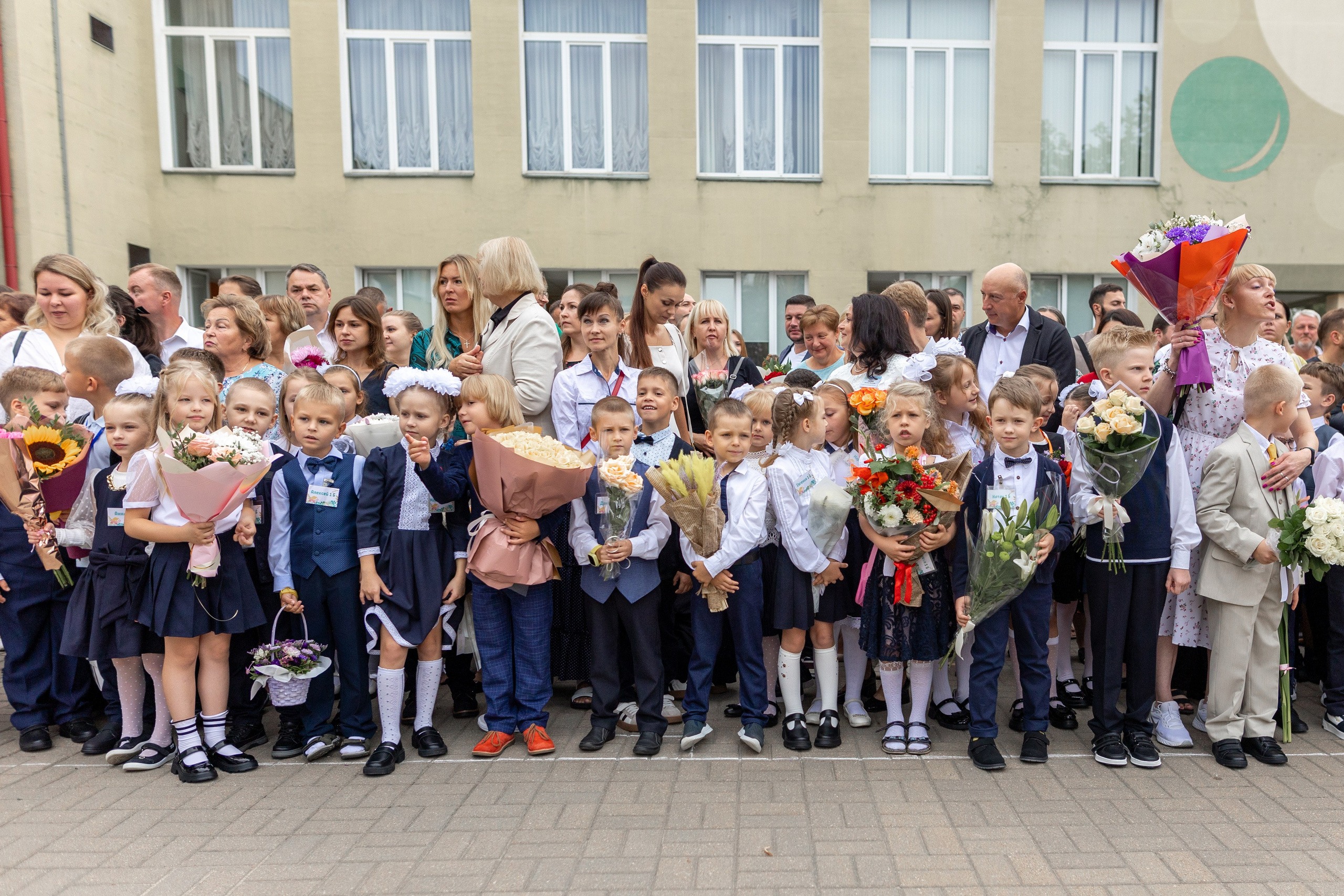 Линейка 1-го сентября. Профессиональный интерьерный и репортажный фотограф Минск и РБ. Максим Орлов