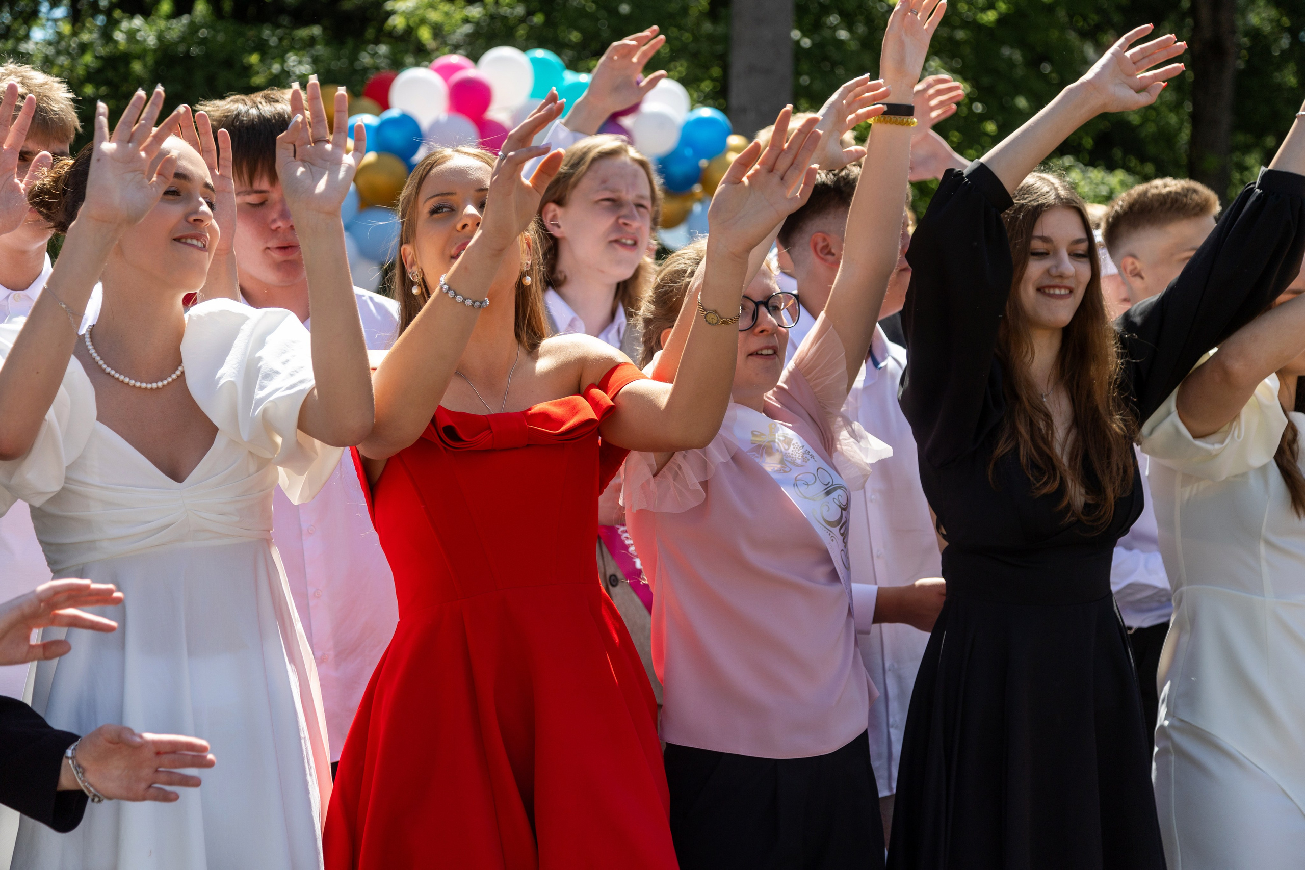 Школа 47. Последний звонок. Профессиональный интерьерный и репортажный фотограф Минск и РБ. Максим Орлов