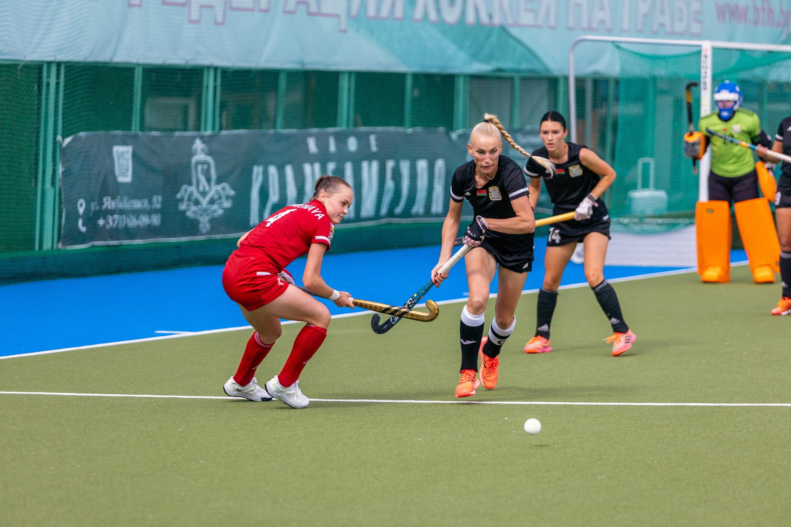 Хоккей на траве. Девушки. ХК Минск — ХК Виктория (Смолевичи) 10.06.2024. Профессиональный интерьерный и репортажный фотограф Минск и РБ. Максим Орлов
