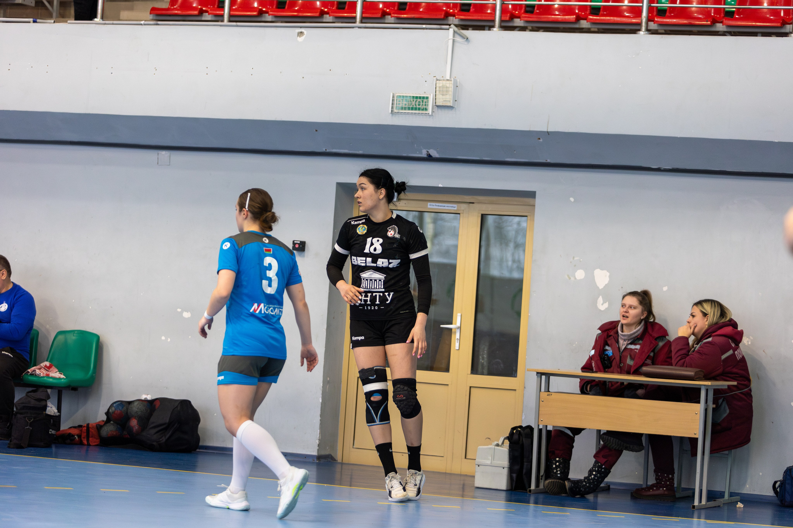 Гандбол. Лучшие кадры. БНТУ — Витебчанка. Профессиональный интерьерный и репортажный фотограф Минск и РБ. Максим Орлов