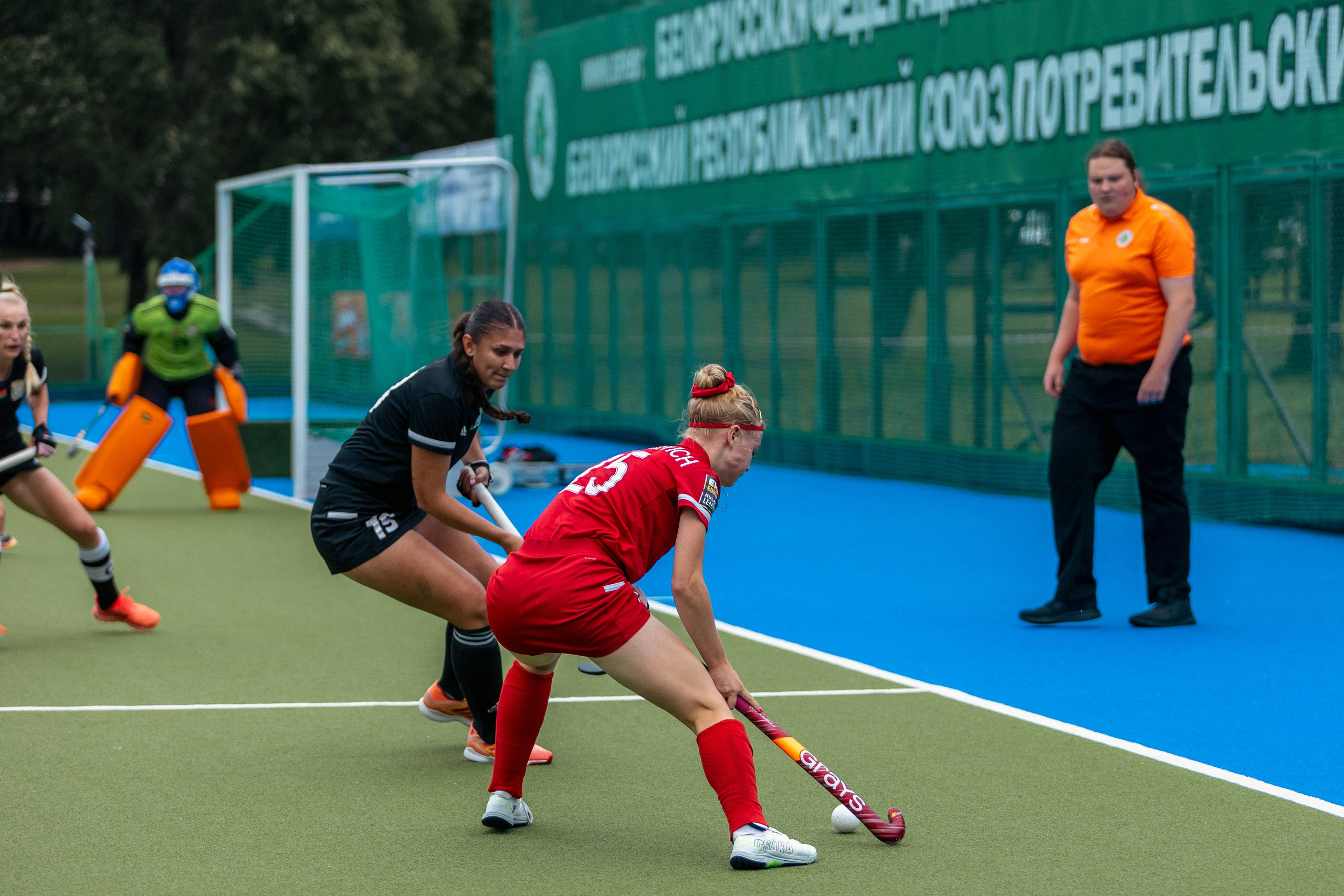 Хоккей на траве. Девушки. ХК Минск — ХК Виктория (Смолевичи) 10.06.2024. Профессиональный интерьерный и репортажный фотограф Минск и РБ. Максим Орлов