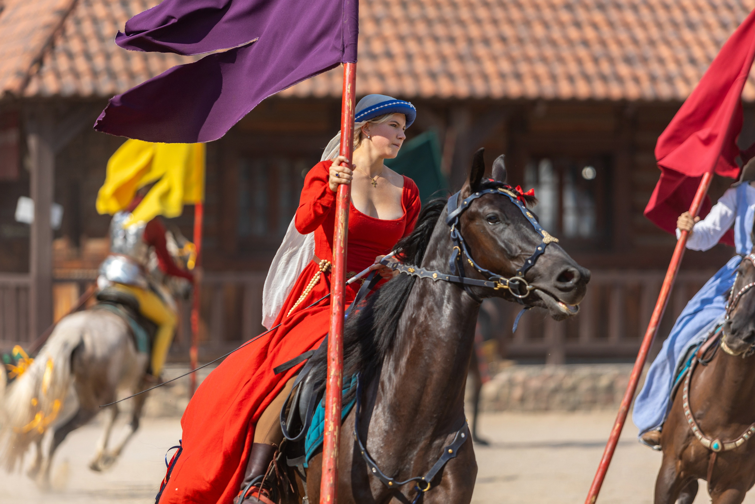 Выступление «Золотой шпоры» на празднике города Лиды. Профессиональный интерьерный и репортажный фотограф Минск и РБ. Максим Орлов