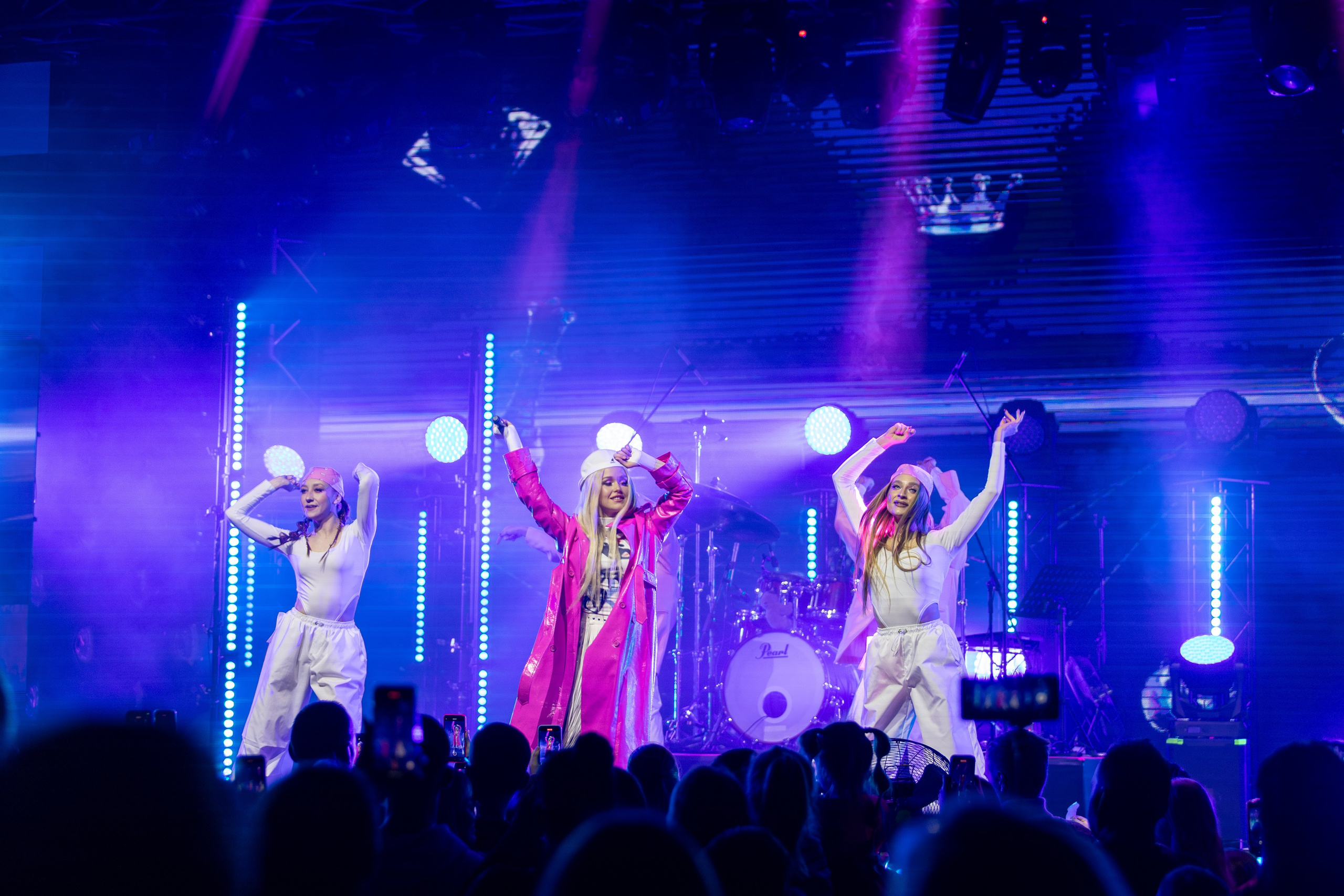 Концерт Насти Кравченко. Профессиональный интерьерный и репортажный фотограф Минск и РБ. Максим Орлов