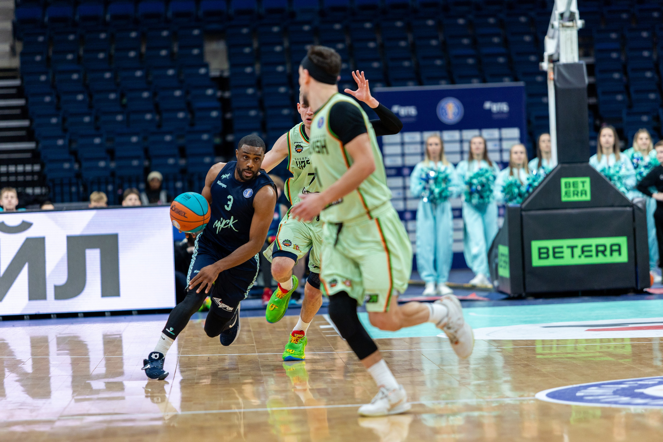 Баскетбол. Лучшие кадры. Минск — Уралмаш 13.02.2024. Профессиональный интерьерный и репортажный фотограф Минск и РБ. Максим Орлов