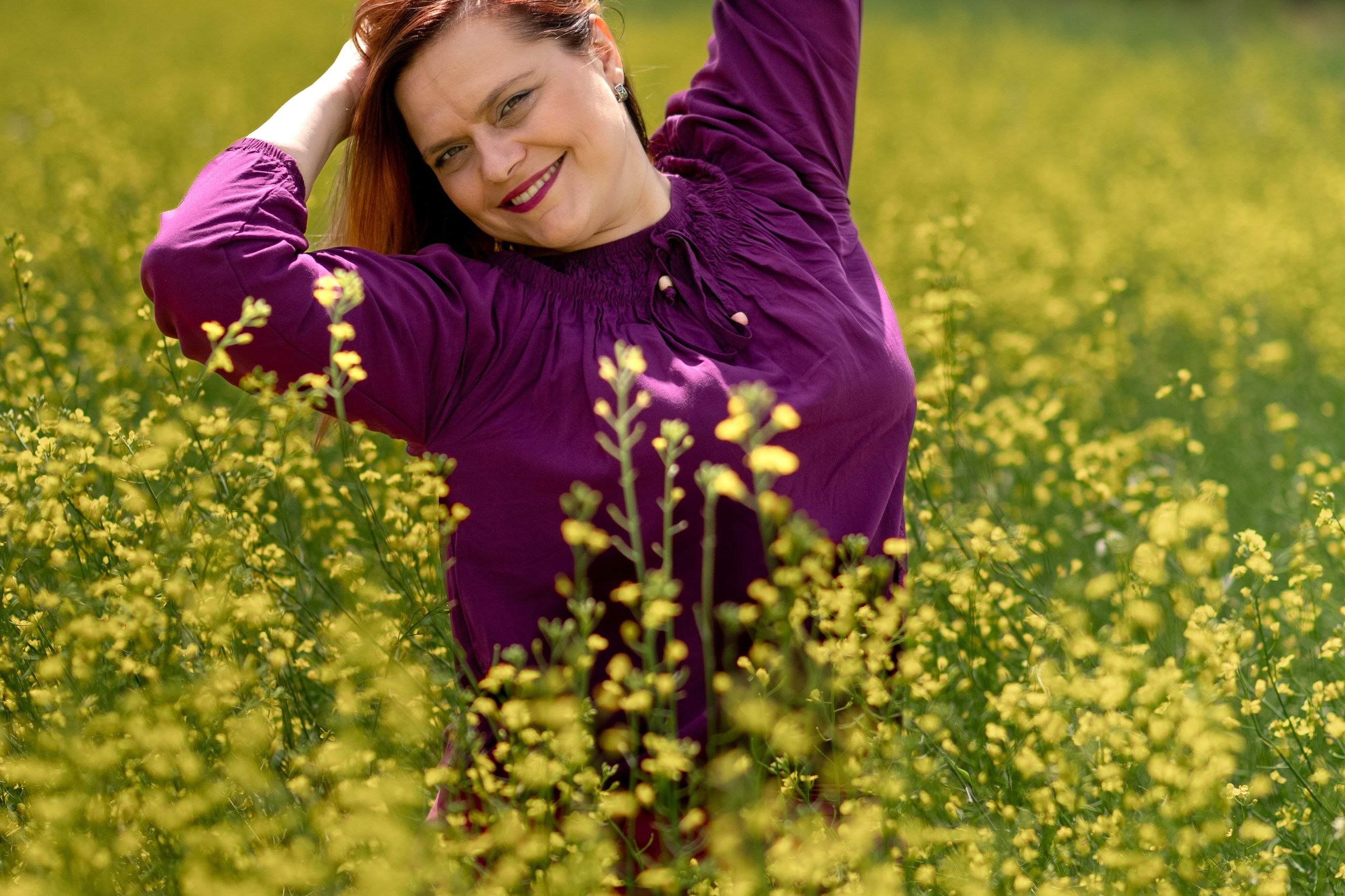 Катя и Оксана в лаванде. Профессиональный интерьерный и репортажный фотограф Минск и РБ. Максим Орлов