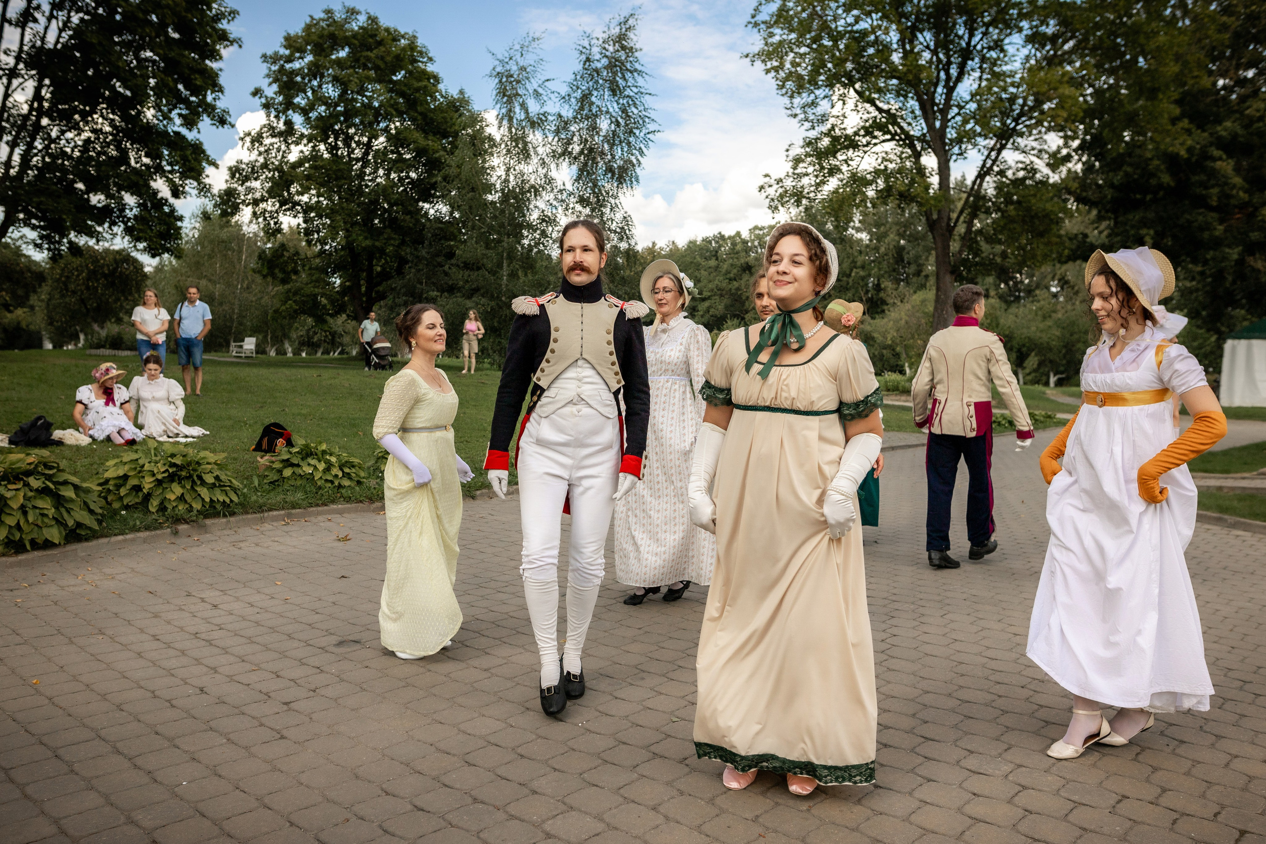 Пикник начала 19 века. Профессиональный интерьерный и репортажный фотограф Минск и РБ. Максим Орлов